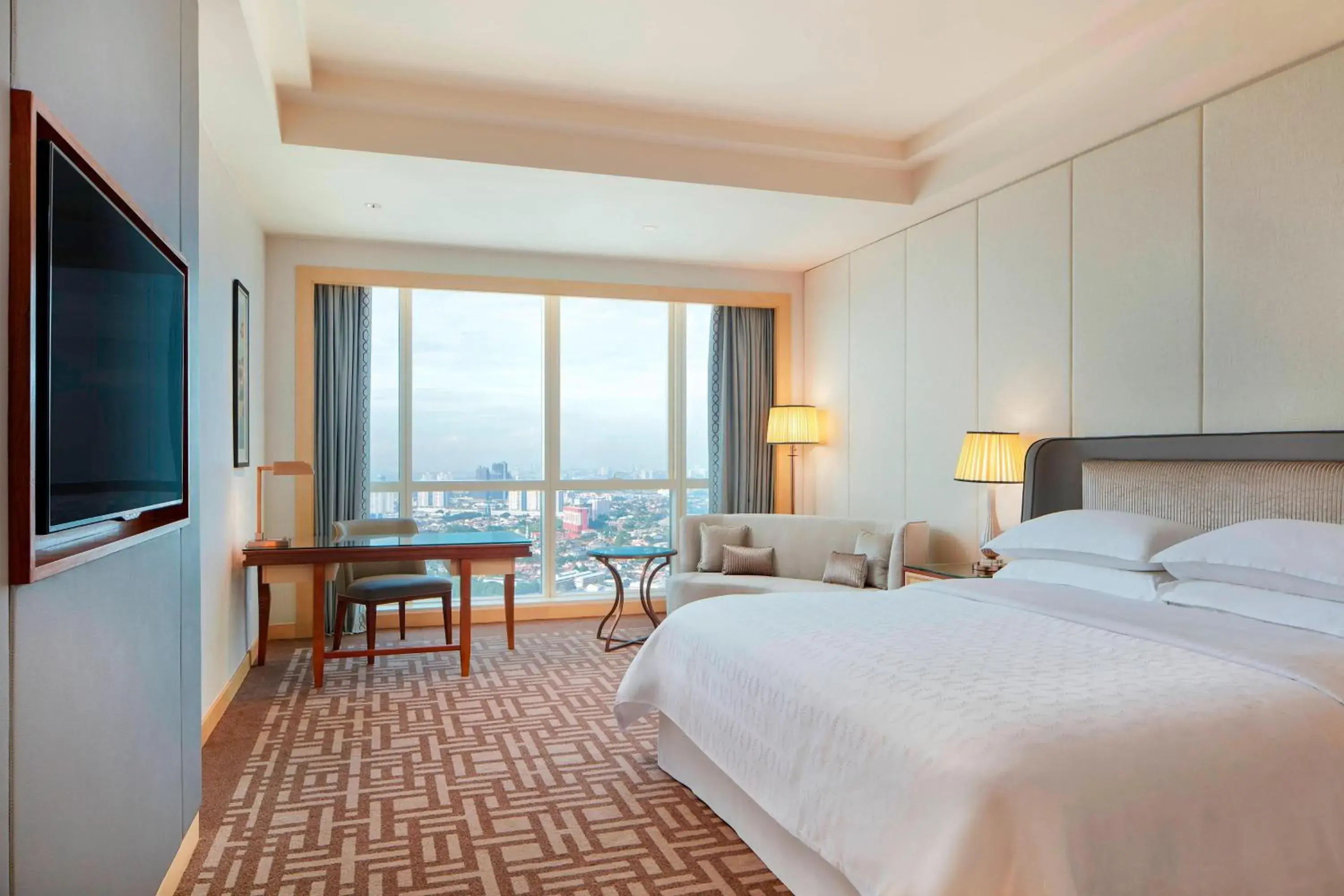 Bedroom, Bed in Sheraton Petaling Jaya Hotel