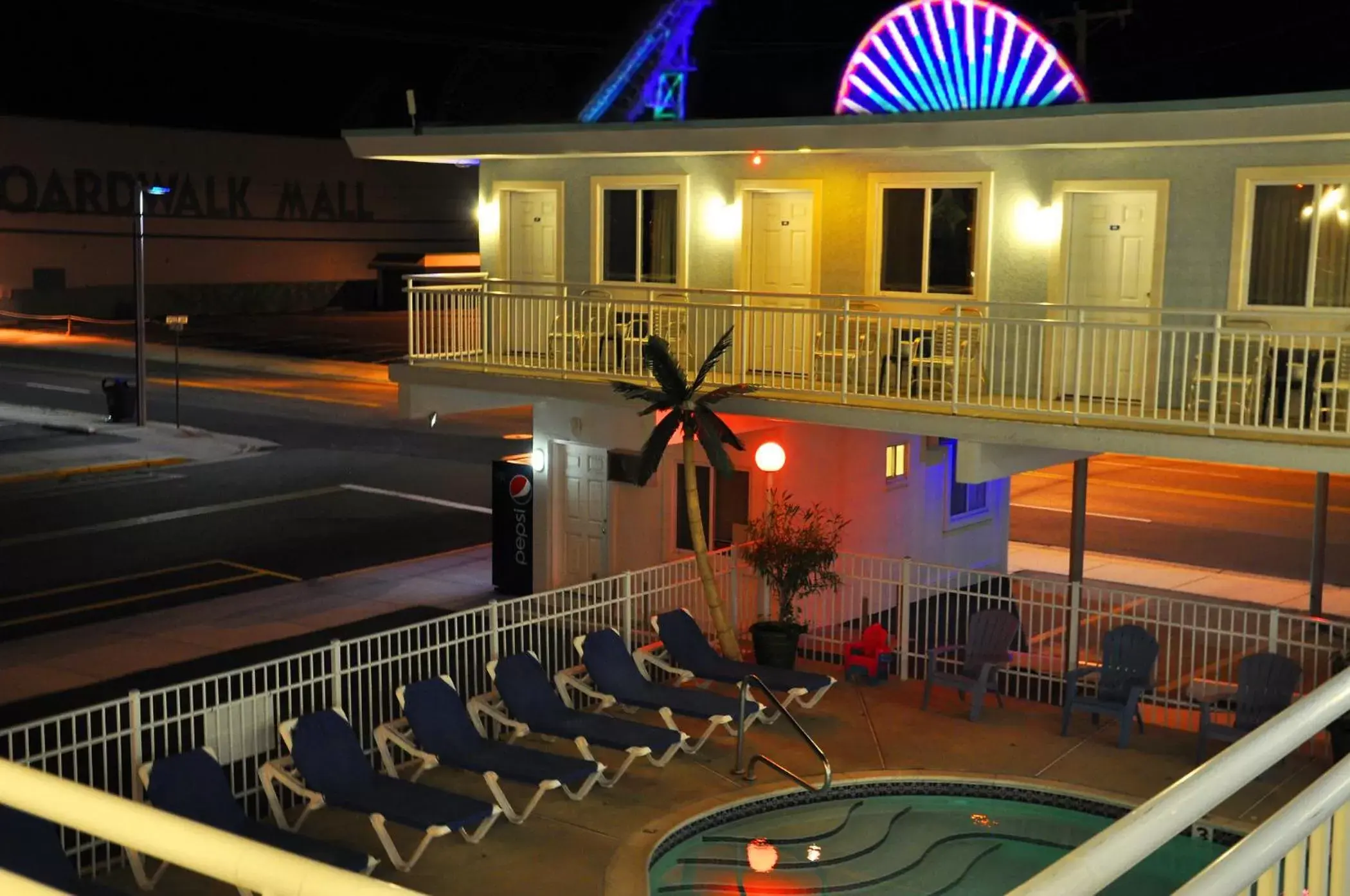 Facade/entrance, Pool View in Stardust Motel
