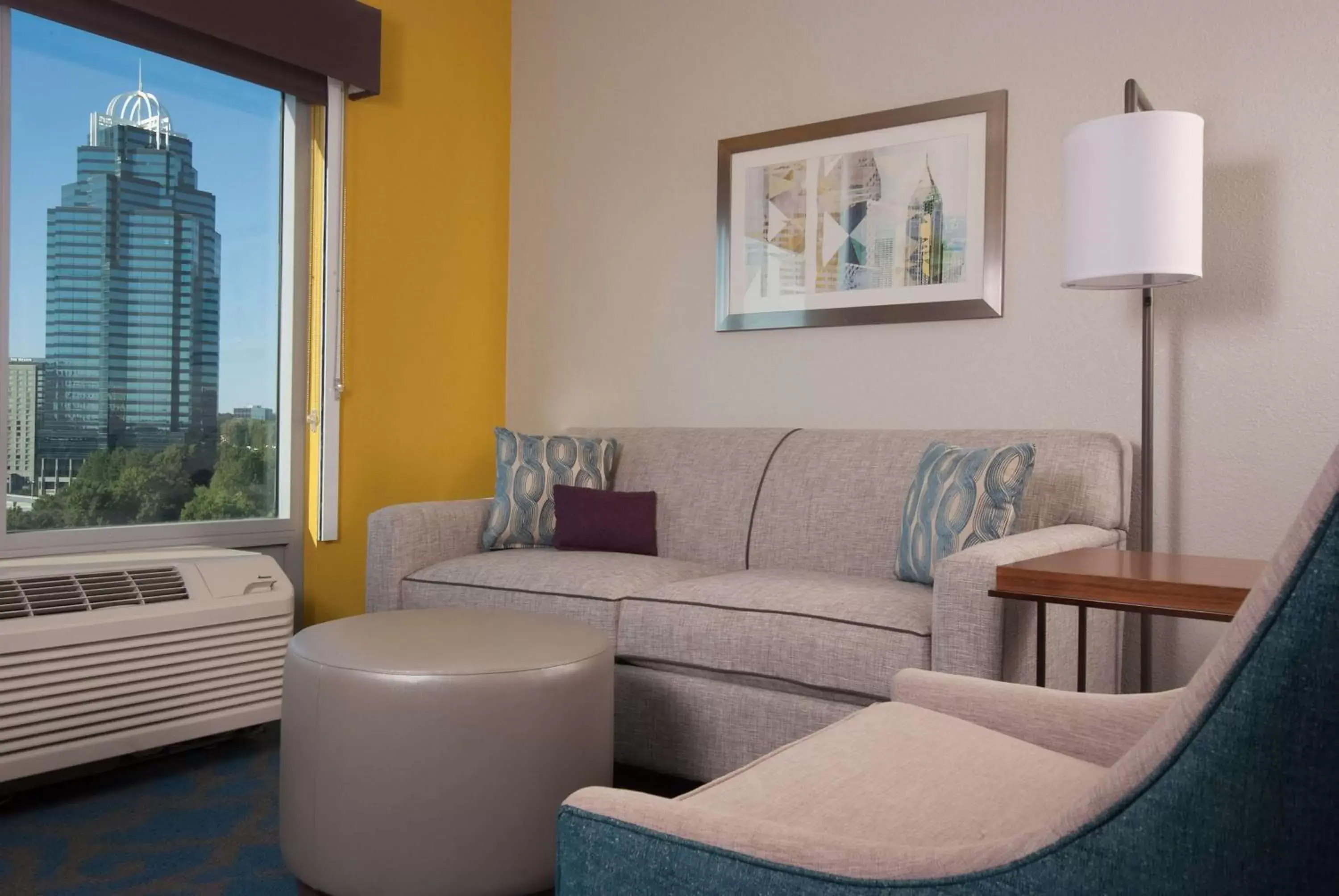 Living room, Seating Area in Home2 Suites By Hilton Atlanta Perimeter Center