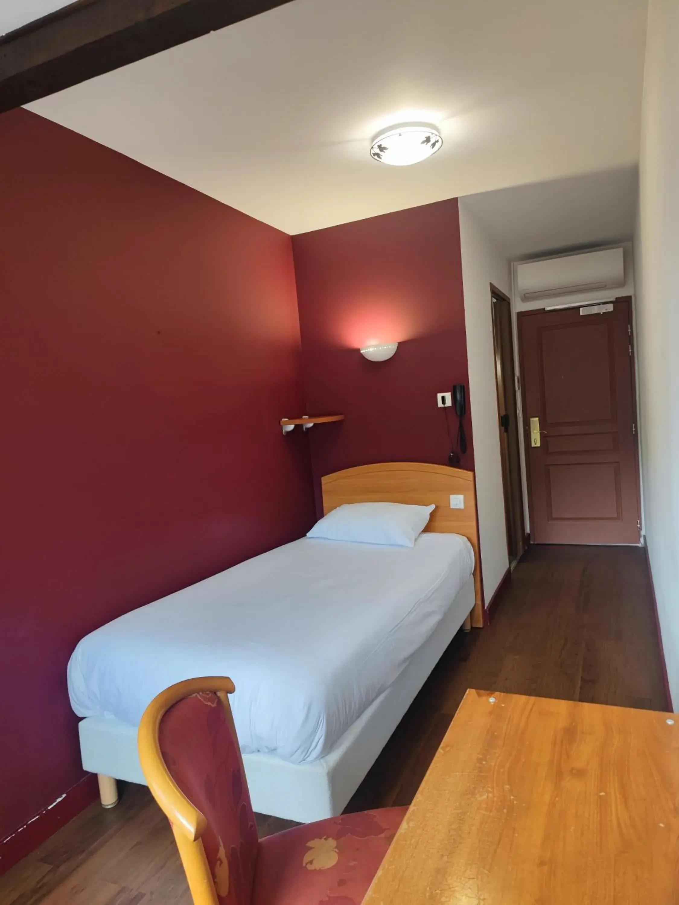 Bed in Hôtel Riquet Resort & Spa