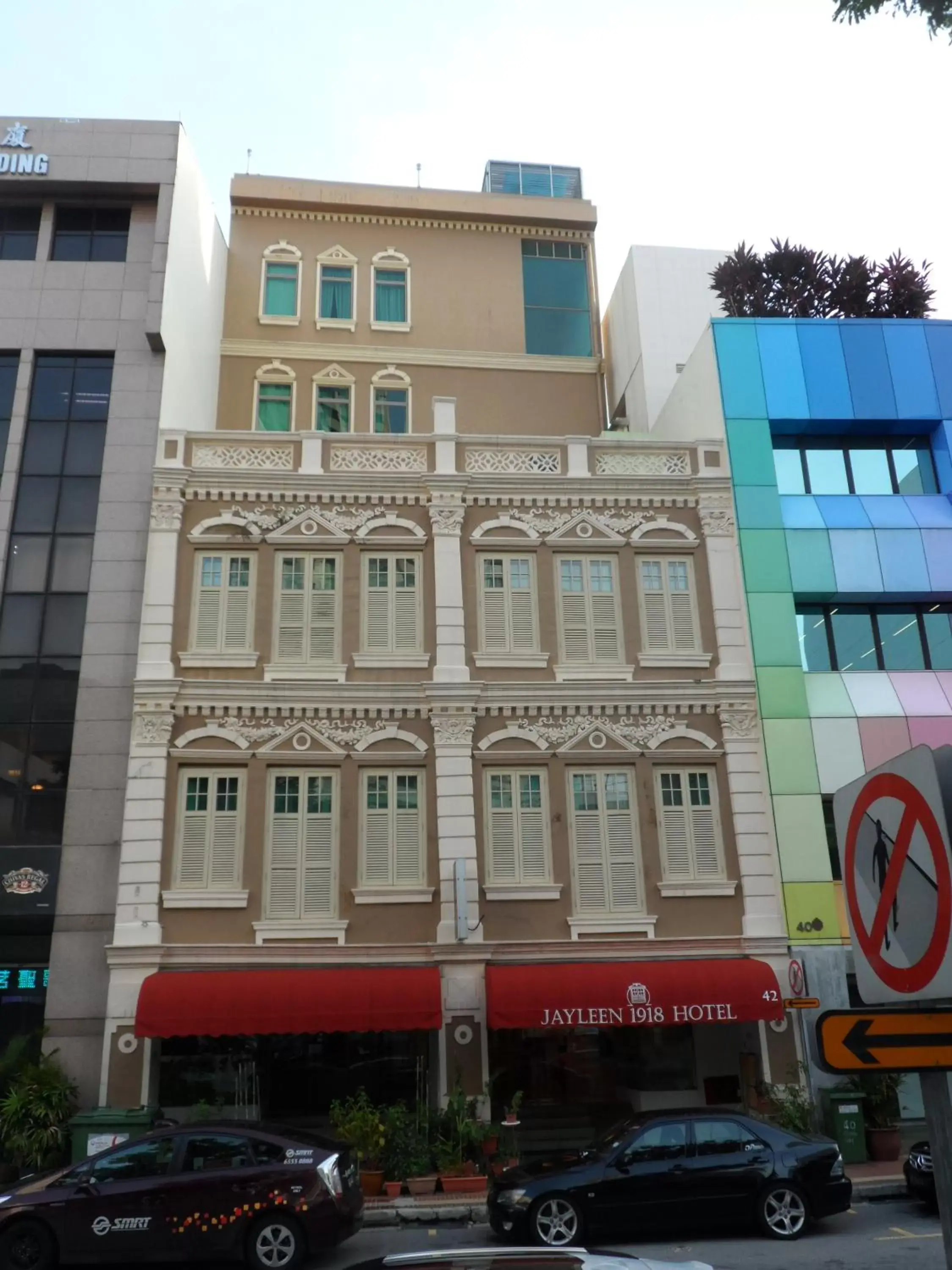 Facade/entrance, Property Building in Jayleen 1918