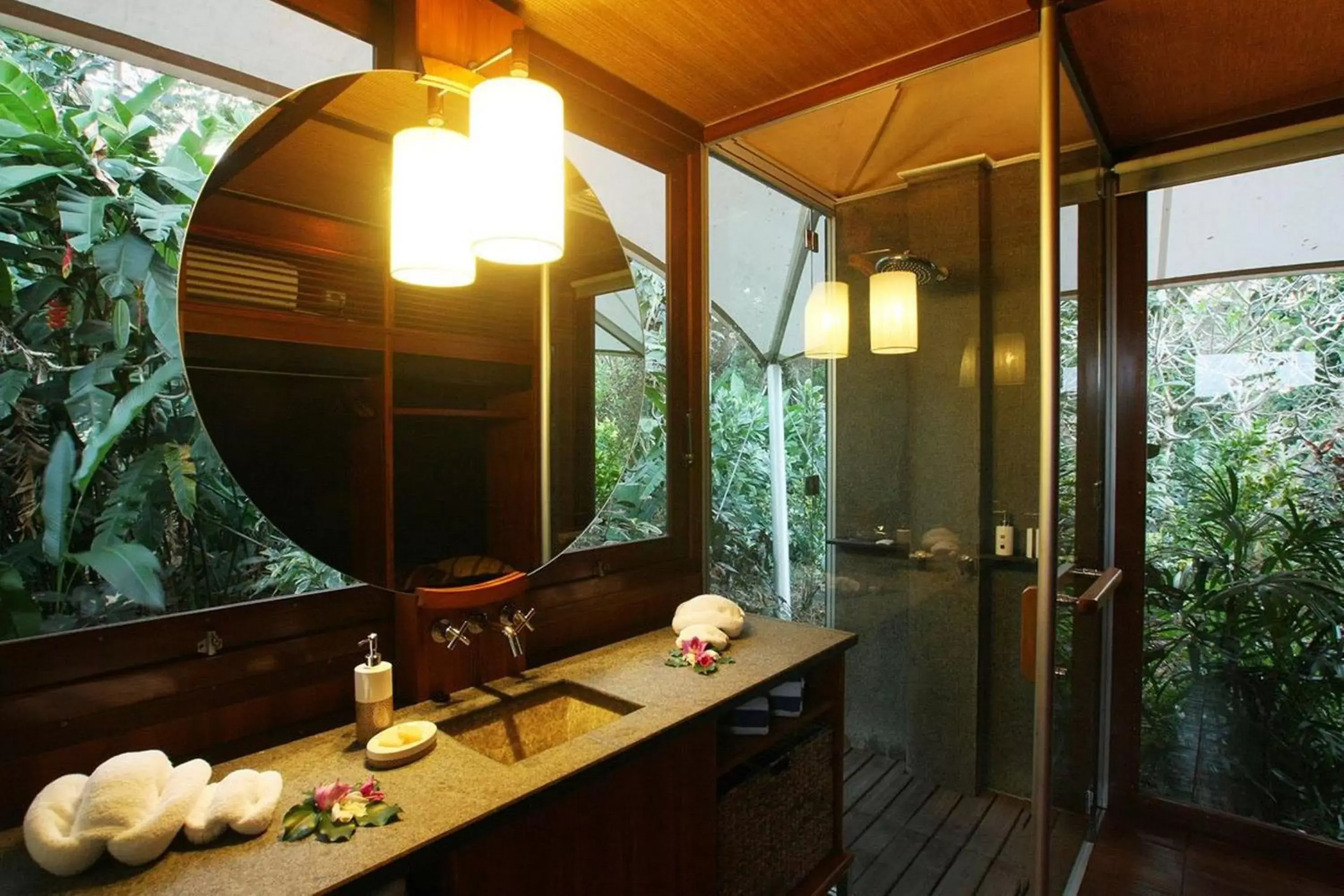 Bathroom in The Fiji Orchid