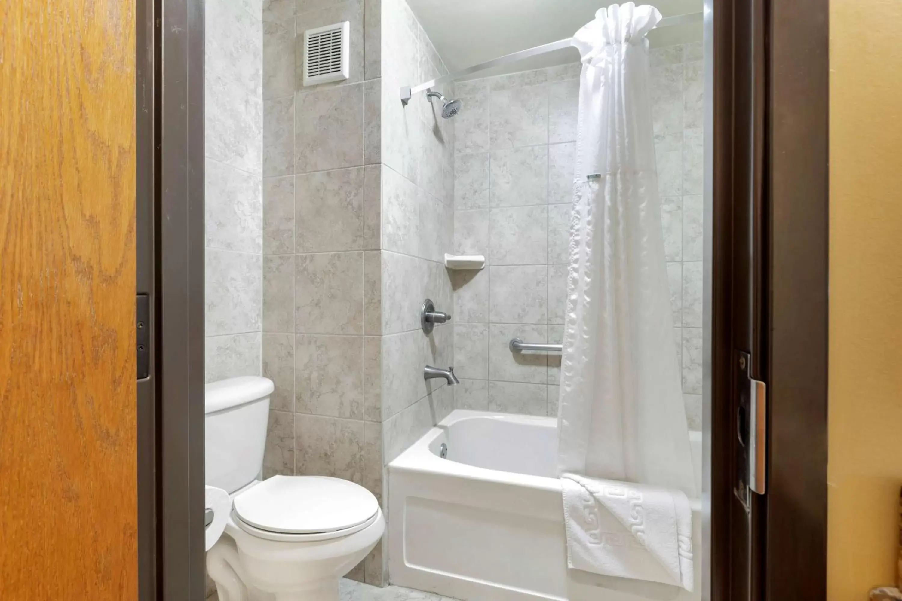 Bathroom in Best Western Plus Swiss Chalet Hotel & Suites