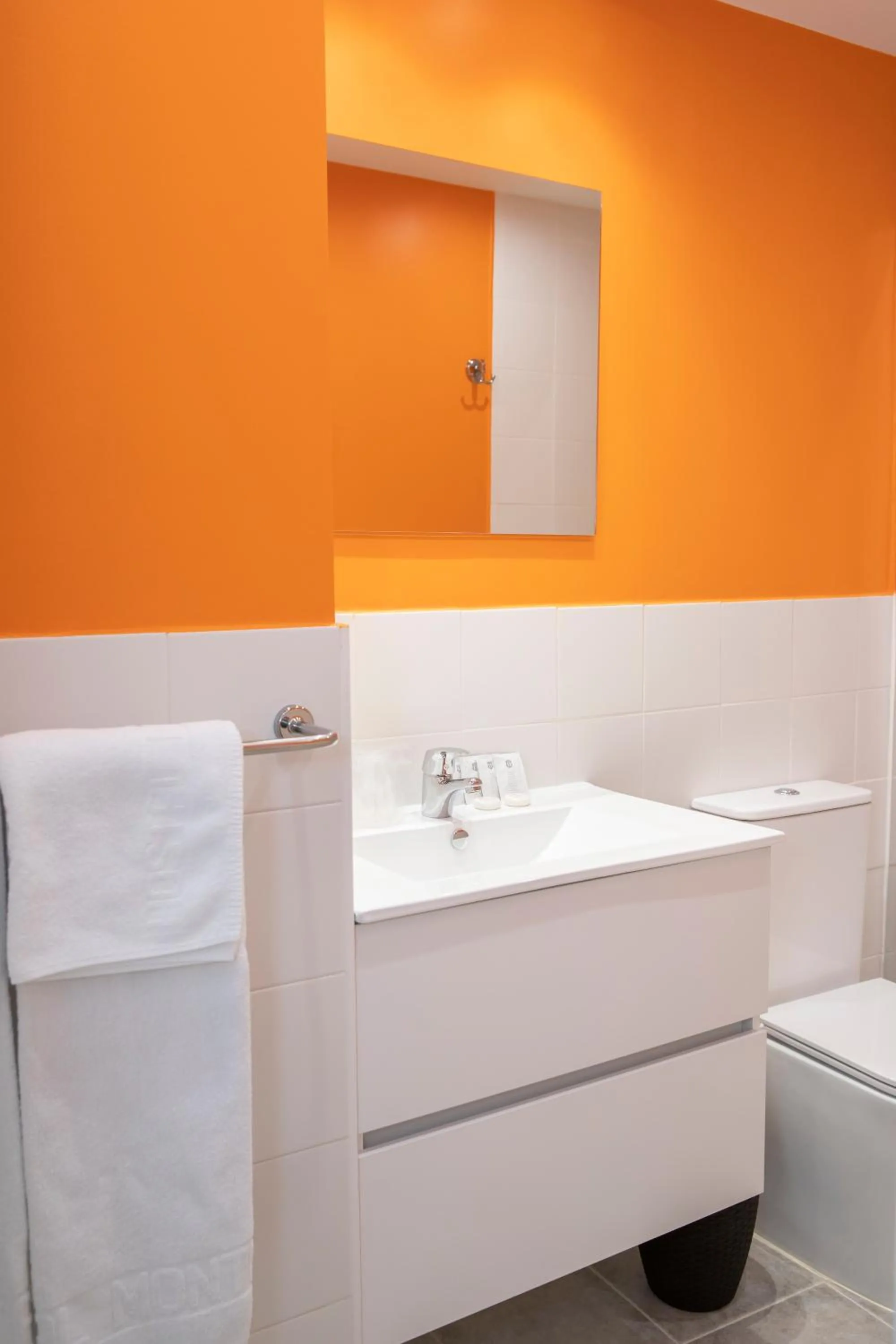 Bathroom in Hostal Montaloya