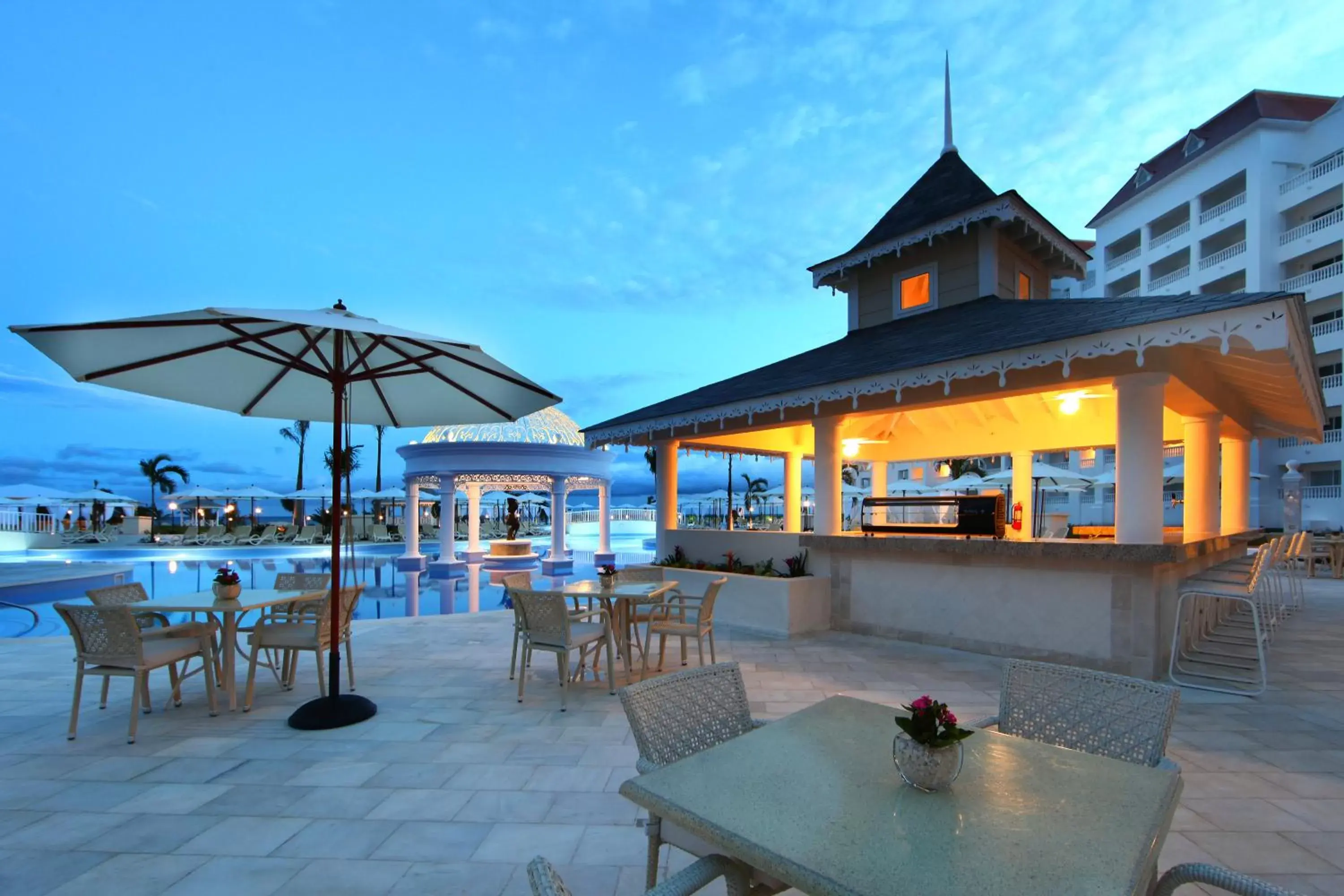 Balcony/Terrace, Restaurant/Places to Eat in Bahia Principe Luxury Runaway Bay - Adults Only All Inclusive