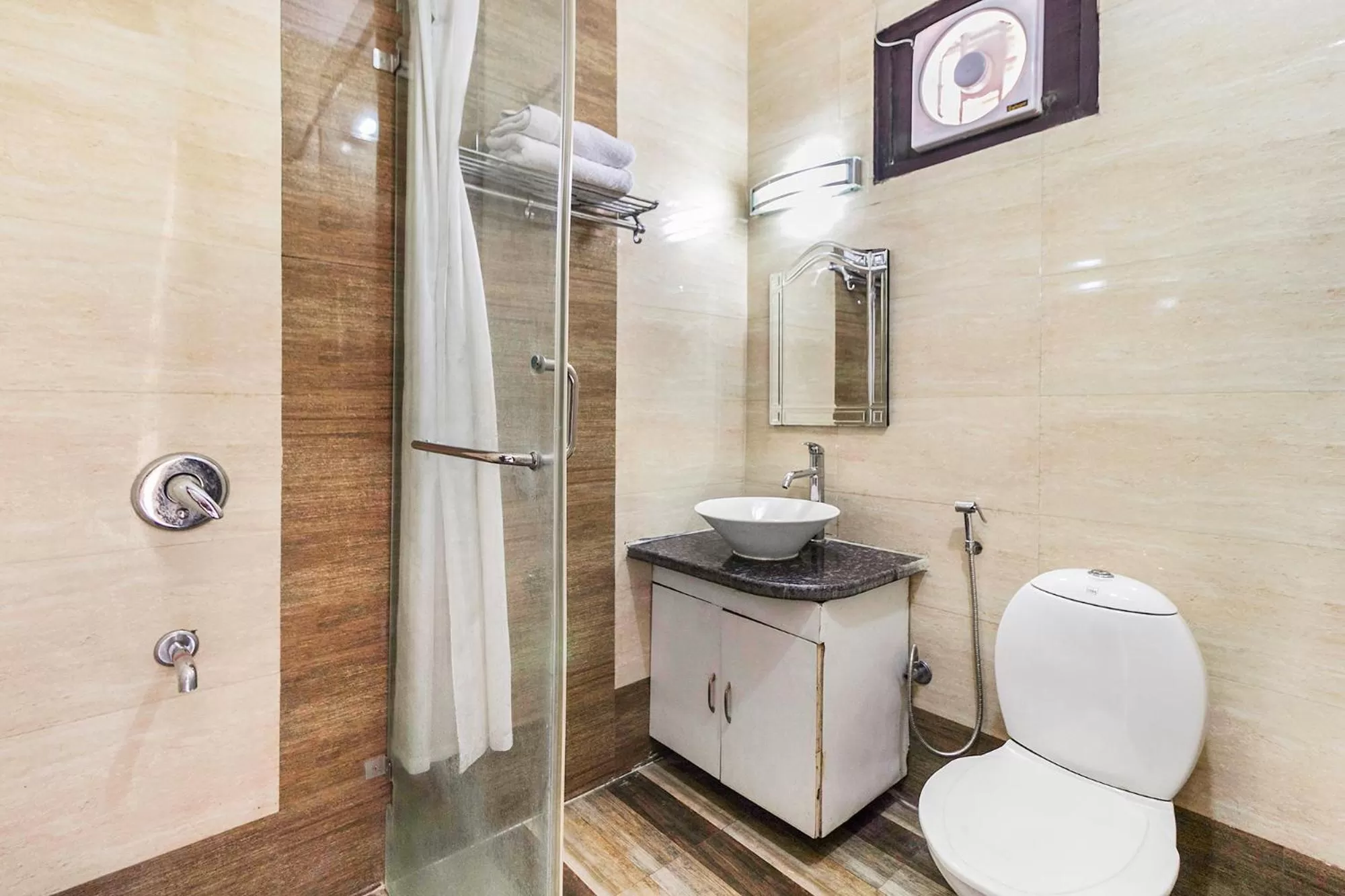 Bathroom in FabHotel Jindal Palace