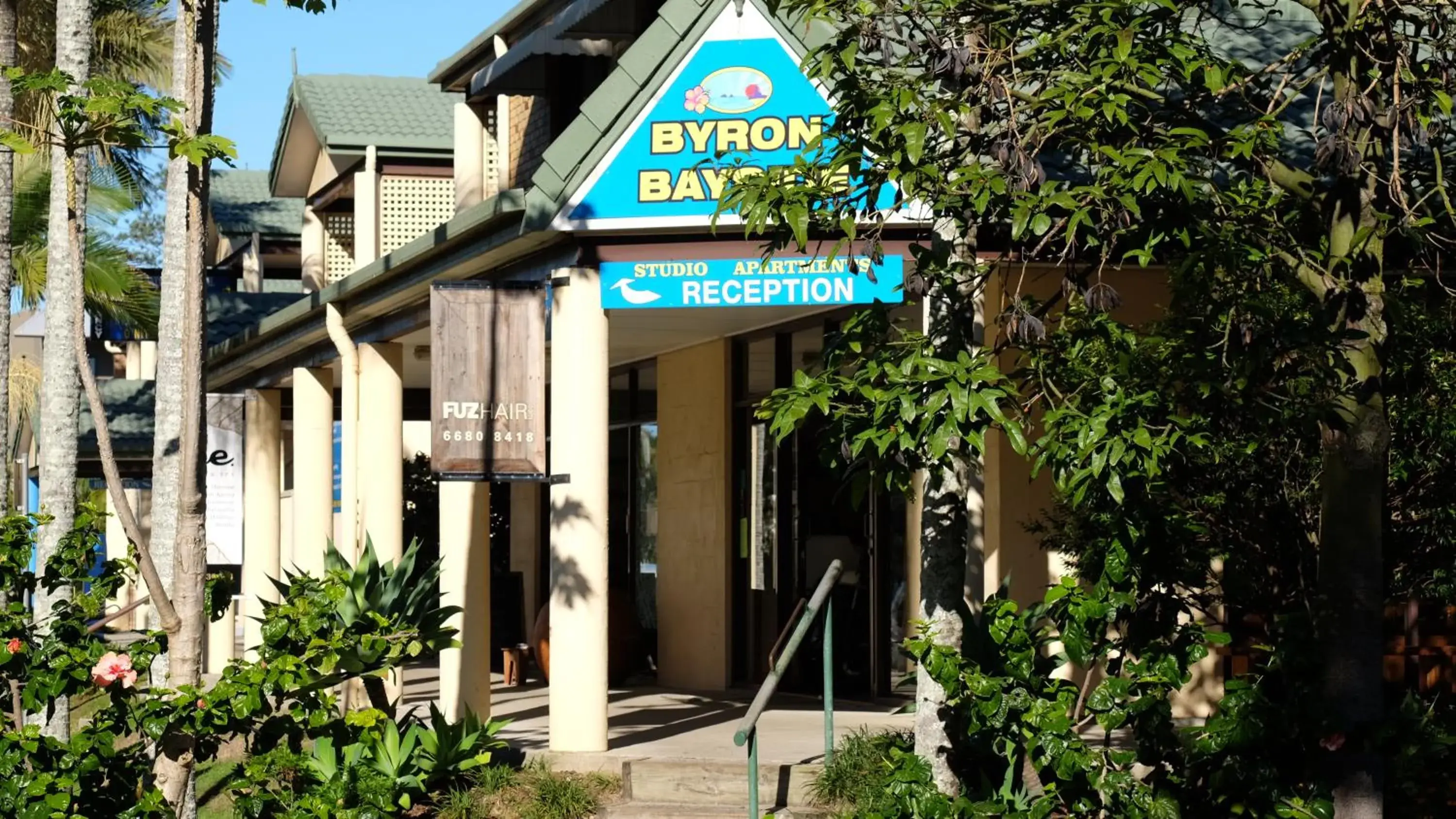 Property logo or sign in Byron Bay Side Central Motel