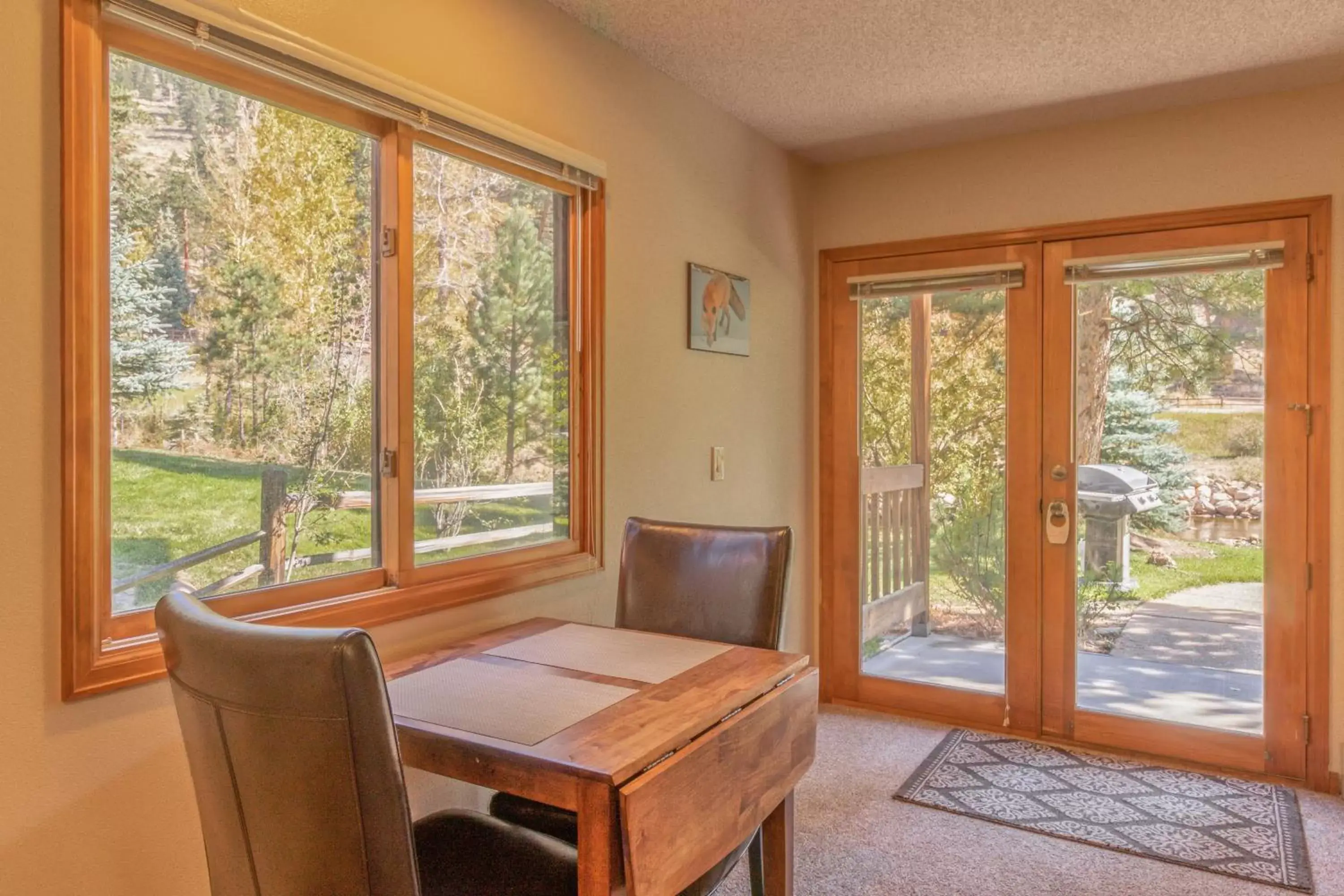 Dining area in Woodlands on Fall River