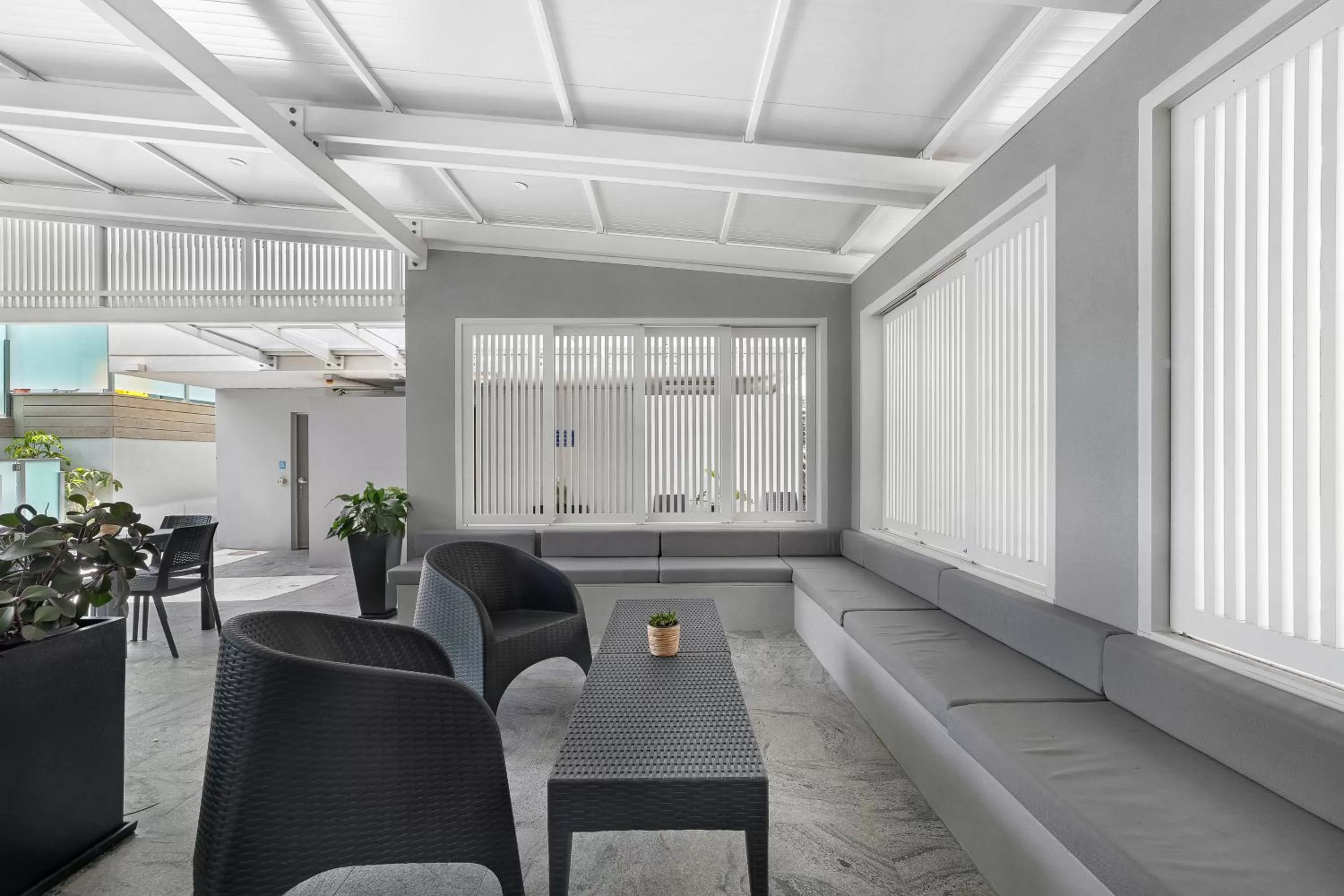 Restaurant/places to eat in Surfers Century Oceanside Apartments