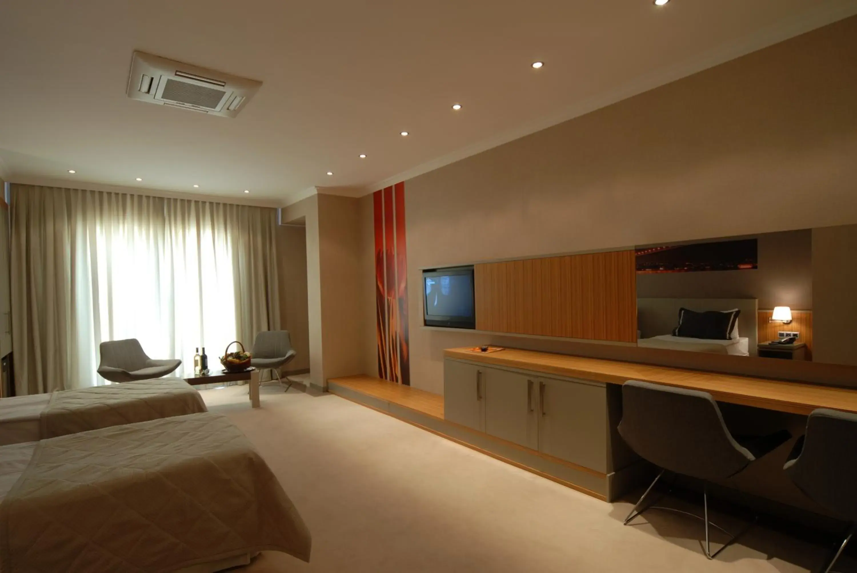 Photo of the whole room, TV/Entertainment Center in Klas Hotel
