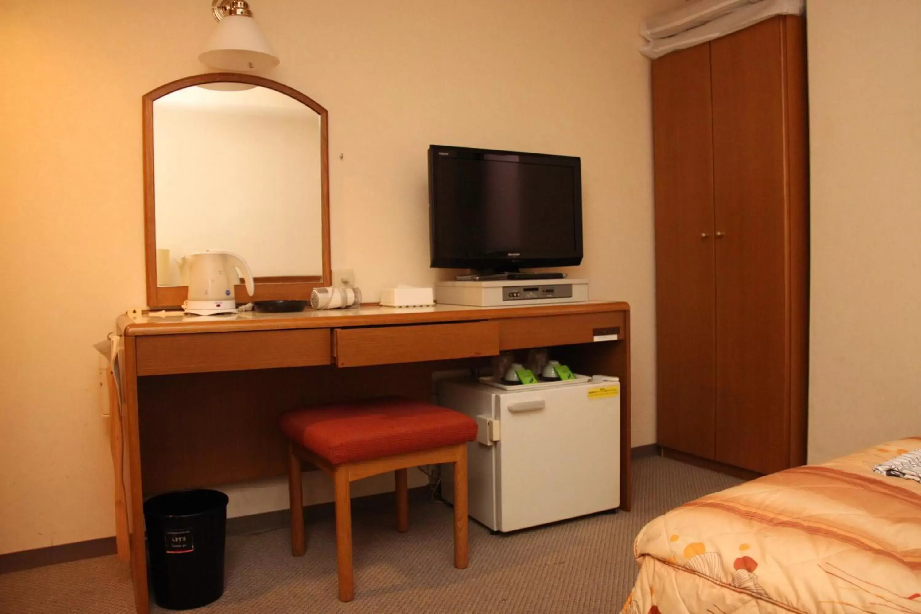 Photo of the whole room, TV/Entertainment Center in Business Hotel Nissei