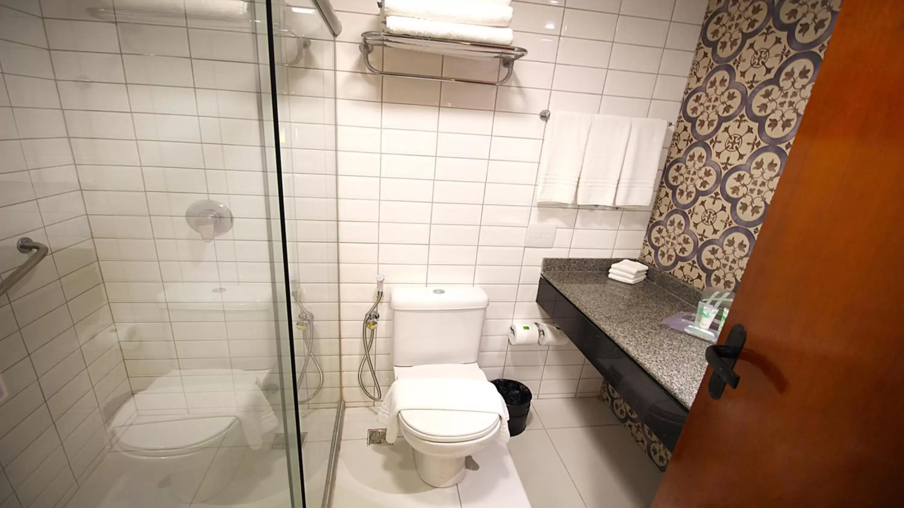 Bedroom, Bathroom in Holiday Inn Fortaleza, an IHG Hotel
