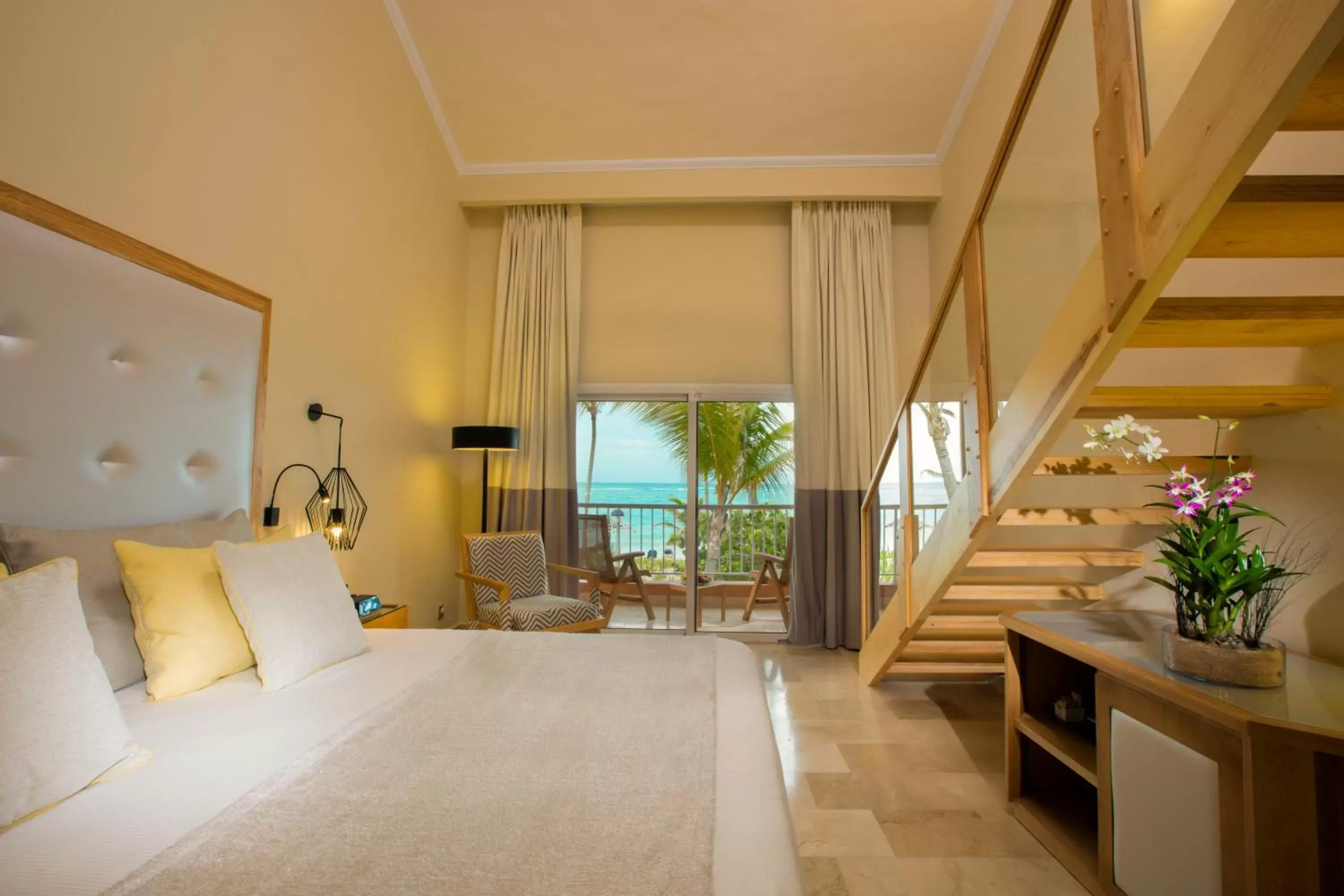Bed in Grand Palladium Palace Resort Spa & Casino - All Inclusive Bed in Grand Palladium Palace Resort Spa & Casino - All Inclusive