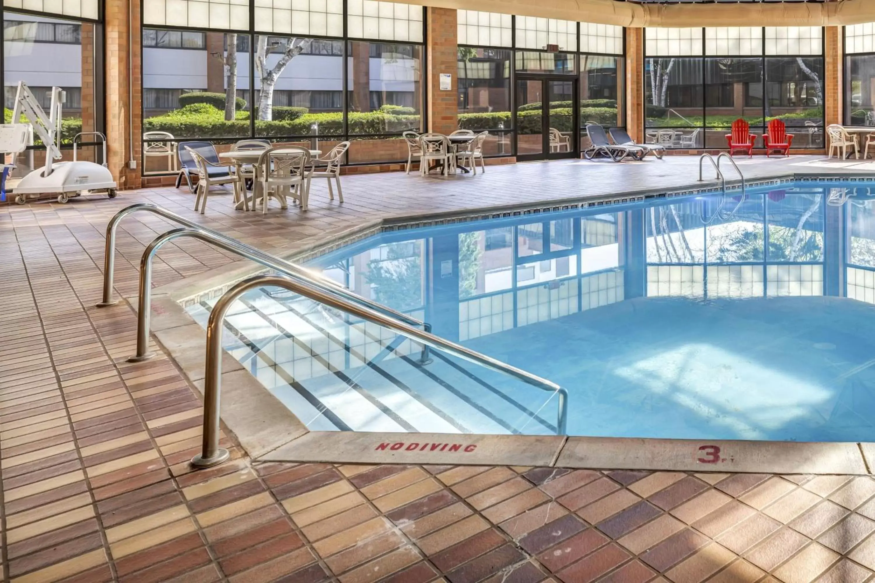 Swimming Pool in Delta Hotels by Marriott Racine