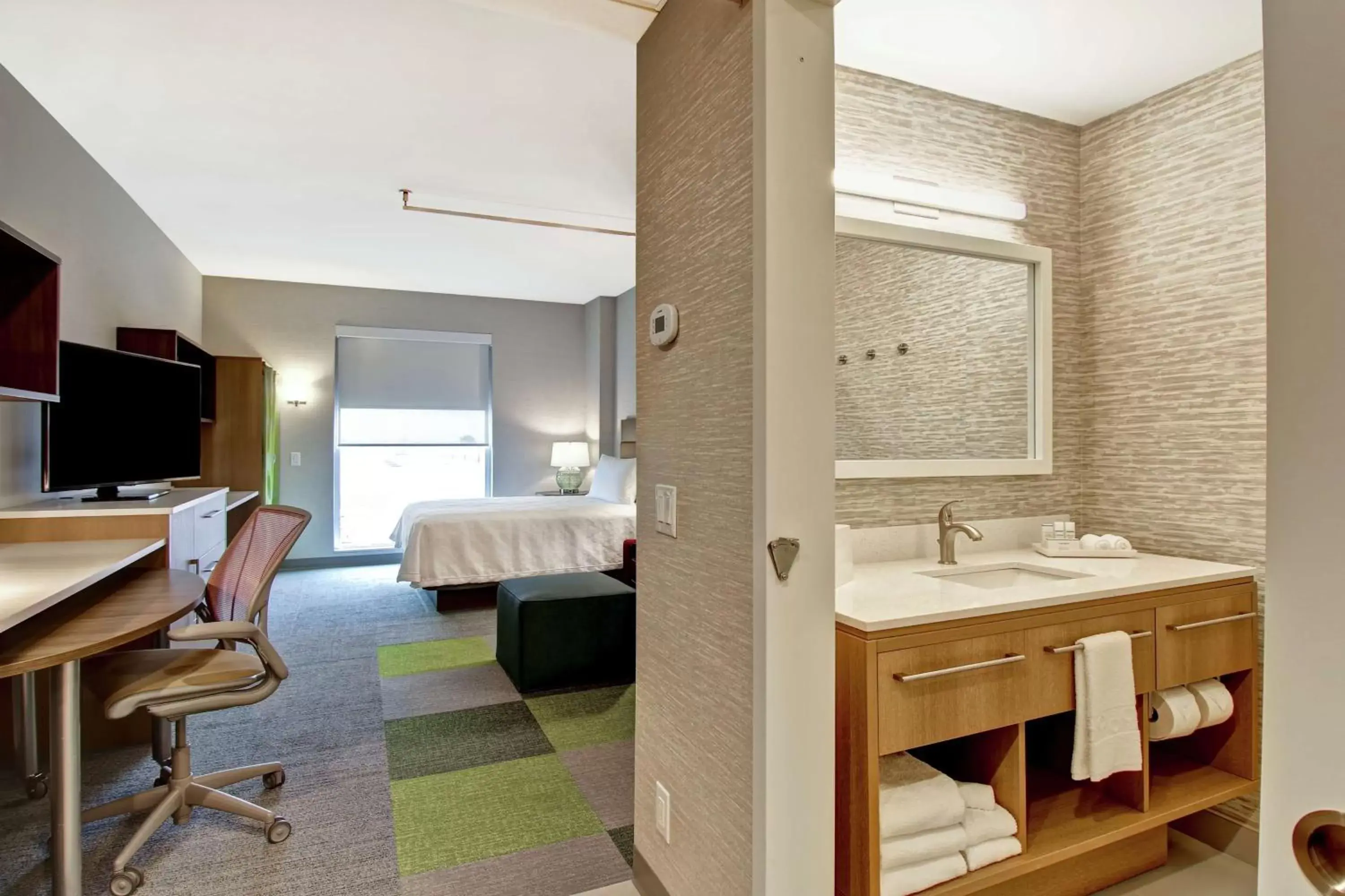 Bedroom, Bathroom in Home2 Suites By Hilton Montreal Dorval