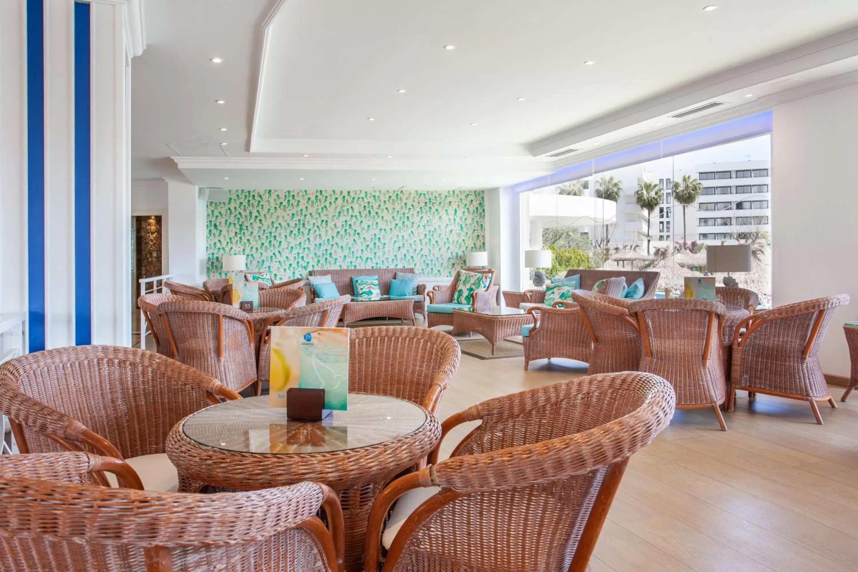 Lounge or bar, Restaurant/Places to Eat in Grupotel Maritimo