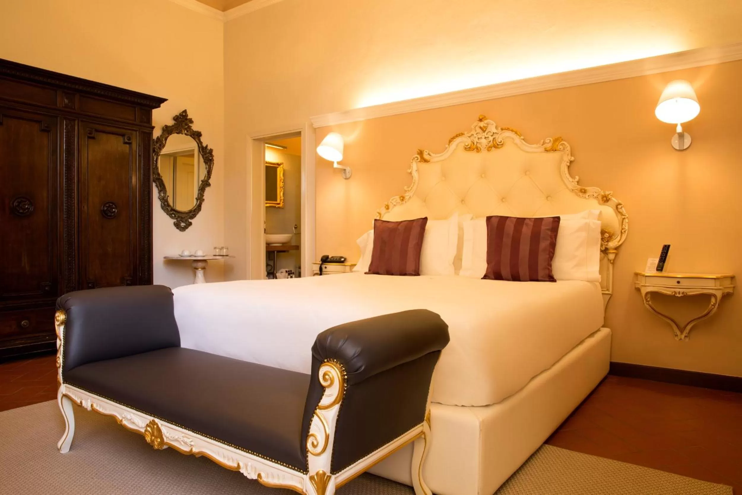 Bed in Art Hotel Villa Agape - Place of Charme