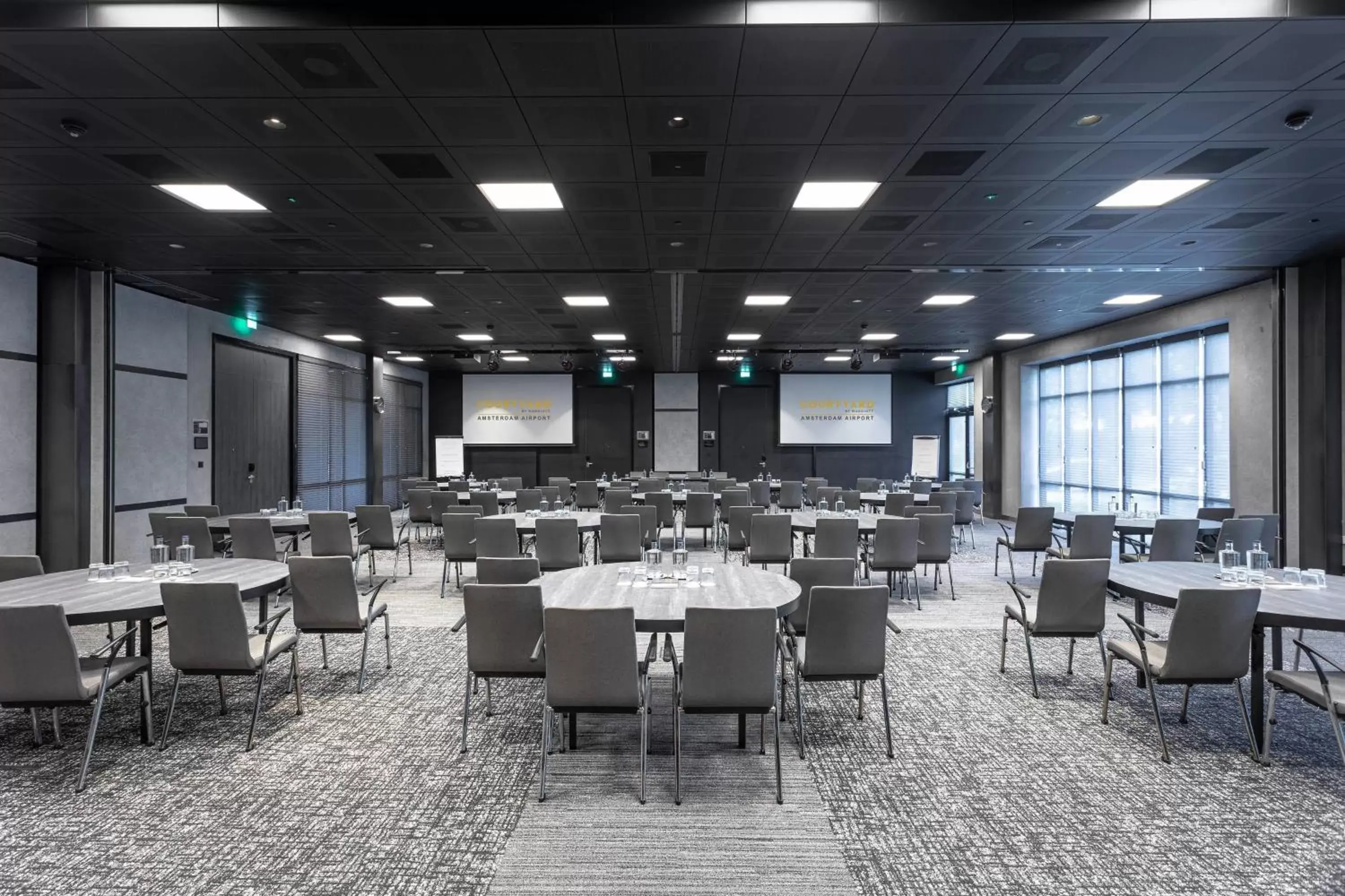 Meeting/conference room in Courtyard by Marriott Amsterdam Airport