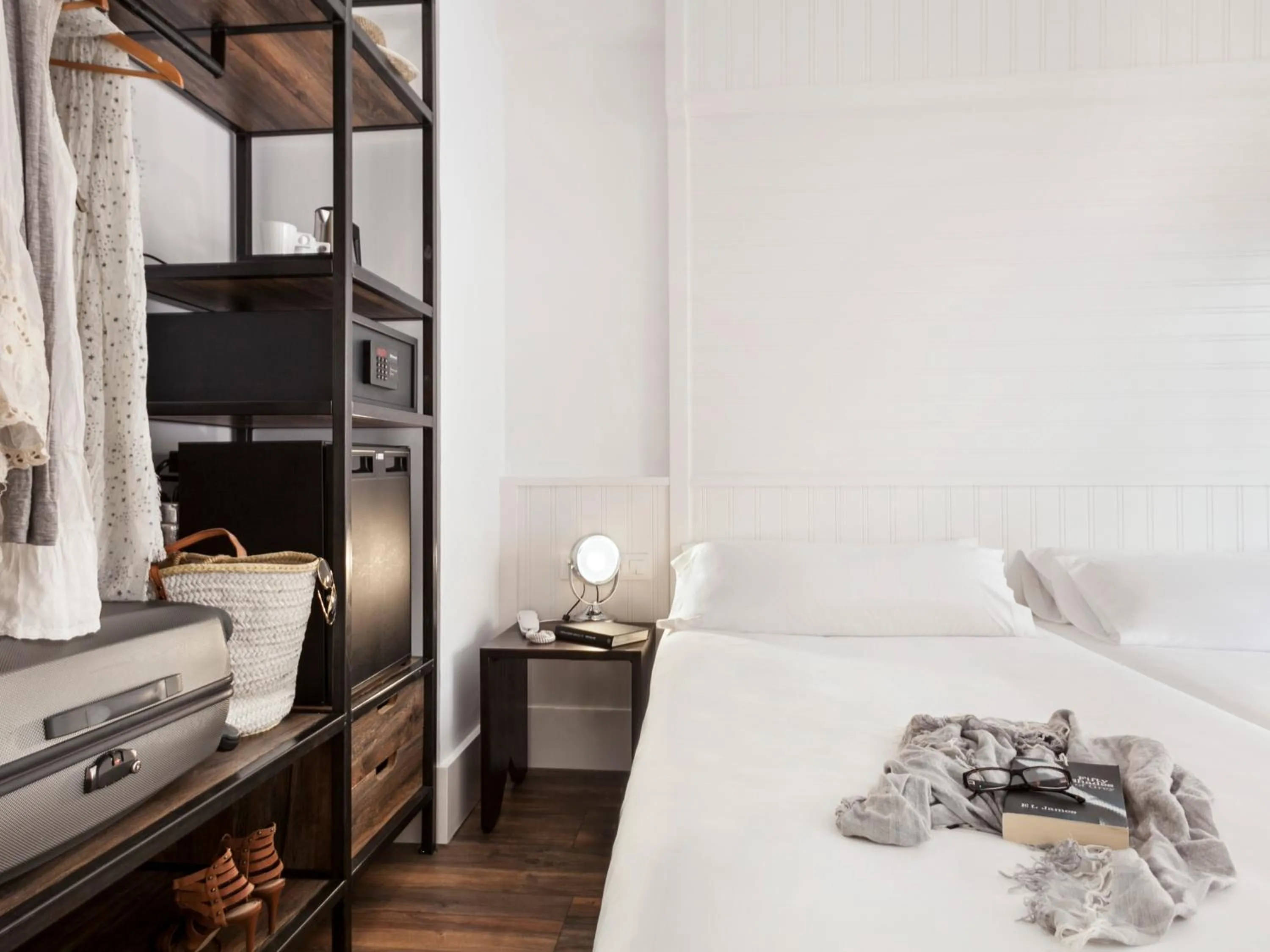 Decorative detail, Bed in Delamar 4*Sup-Adults only (18+)