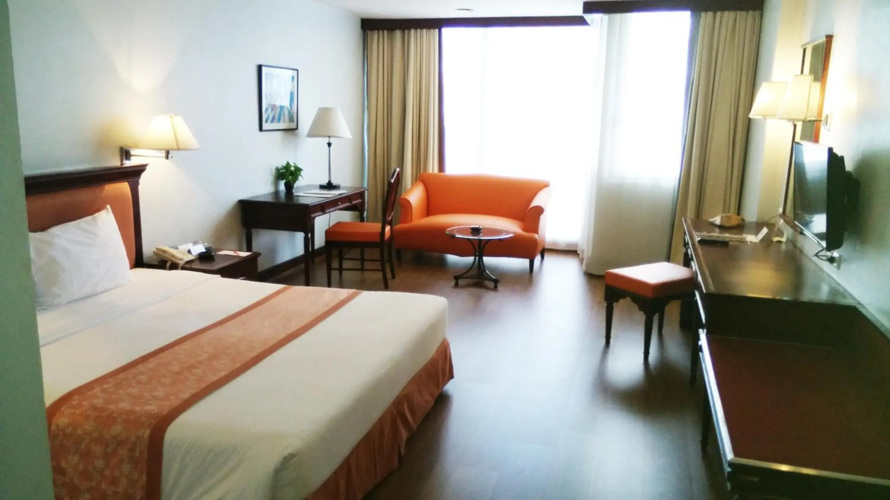 Bed in Tai Pan Hotel Bed in Tai Pan Hotel