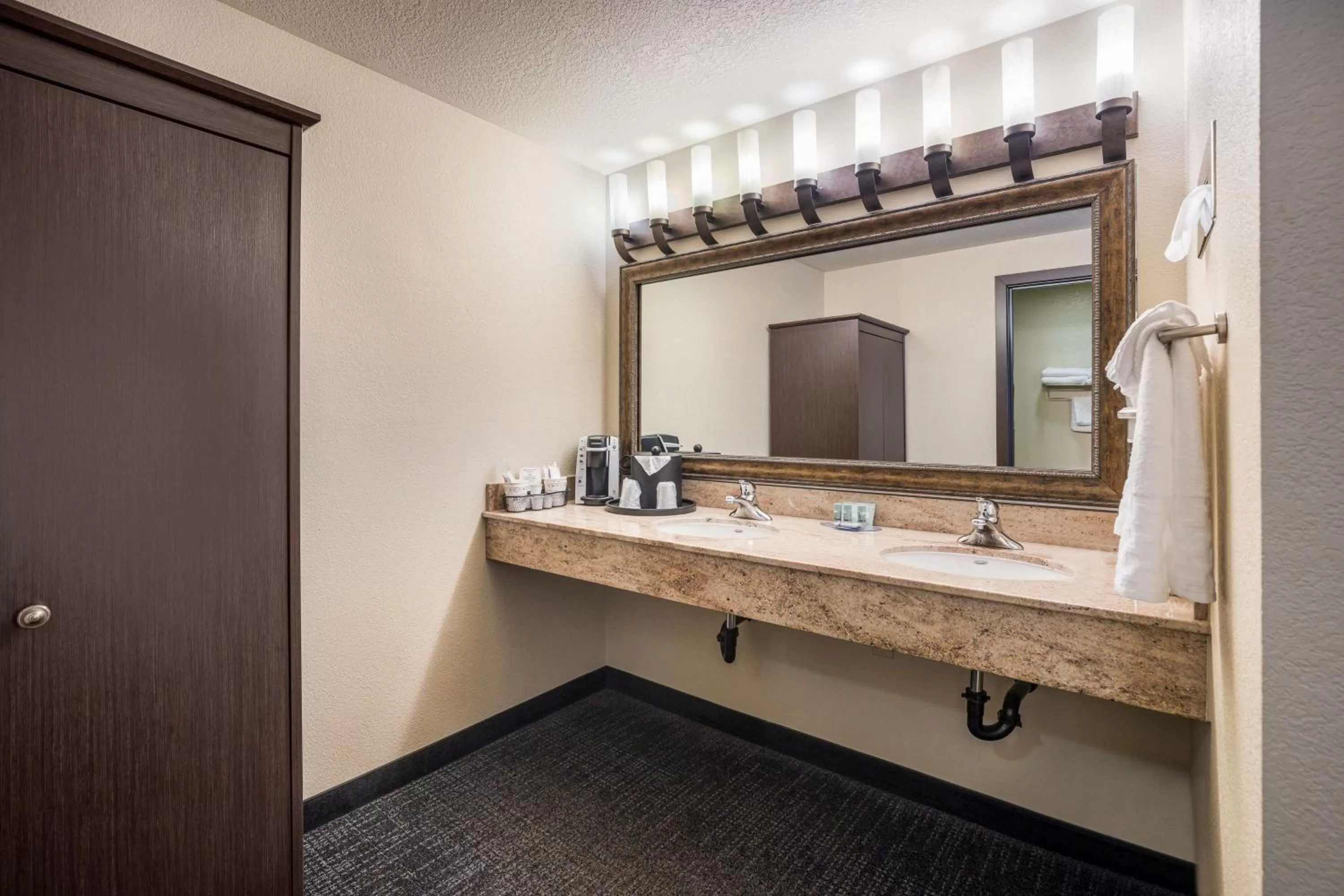 Bathroom in Best Western Windsor Inn
