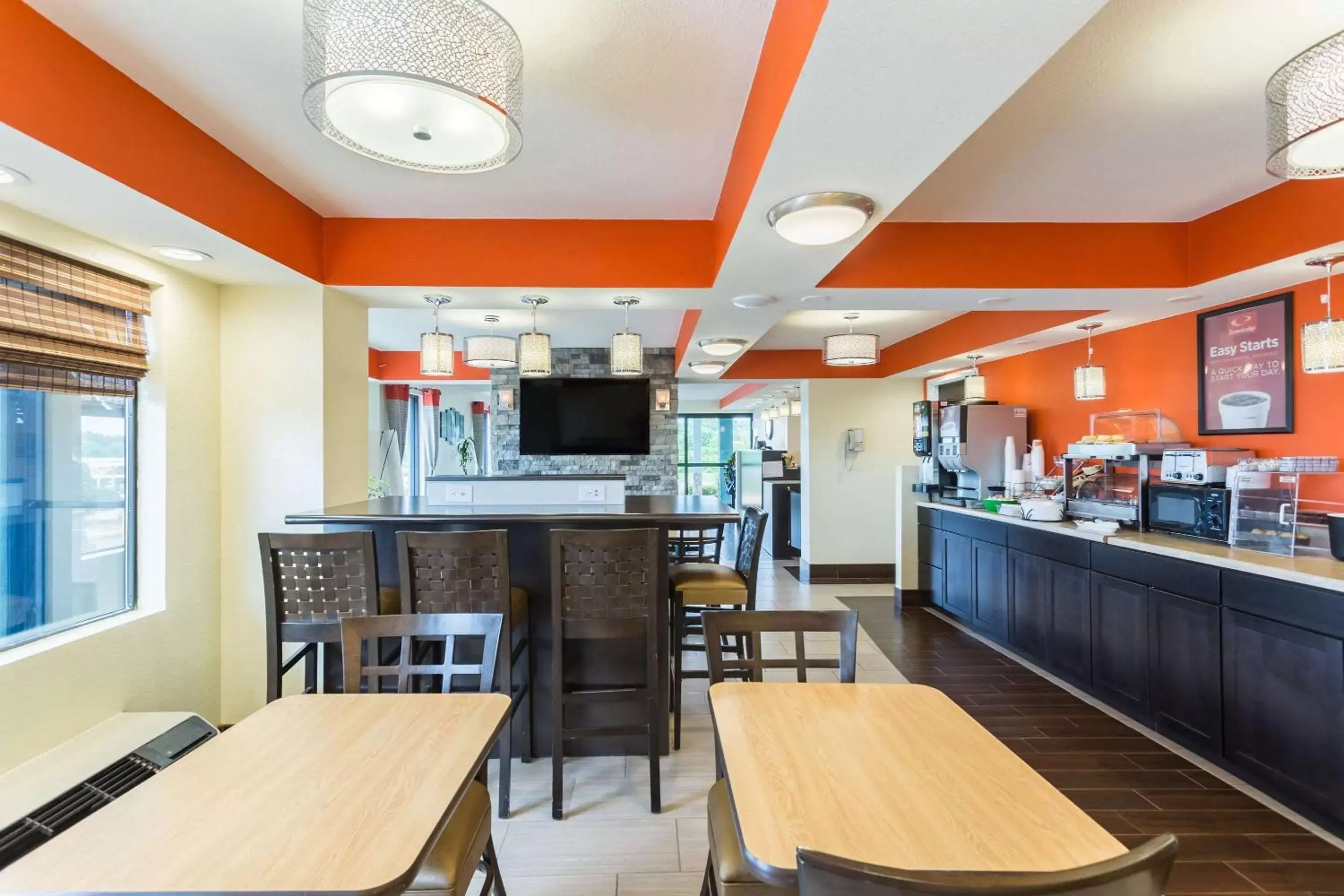 Restaurant/Places to Eat in Econo Lodge White Pine Morristown I-81 & I-40 Split