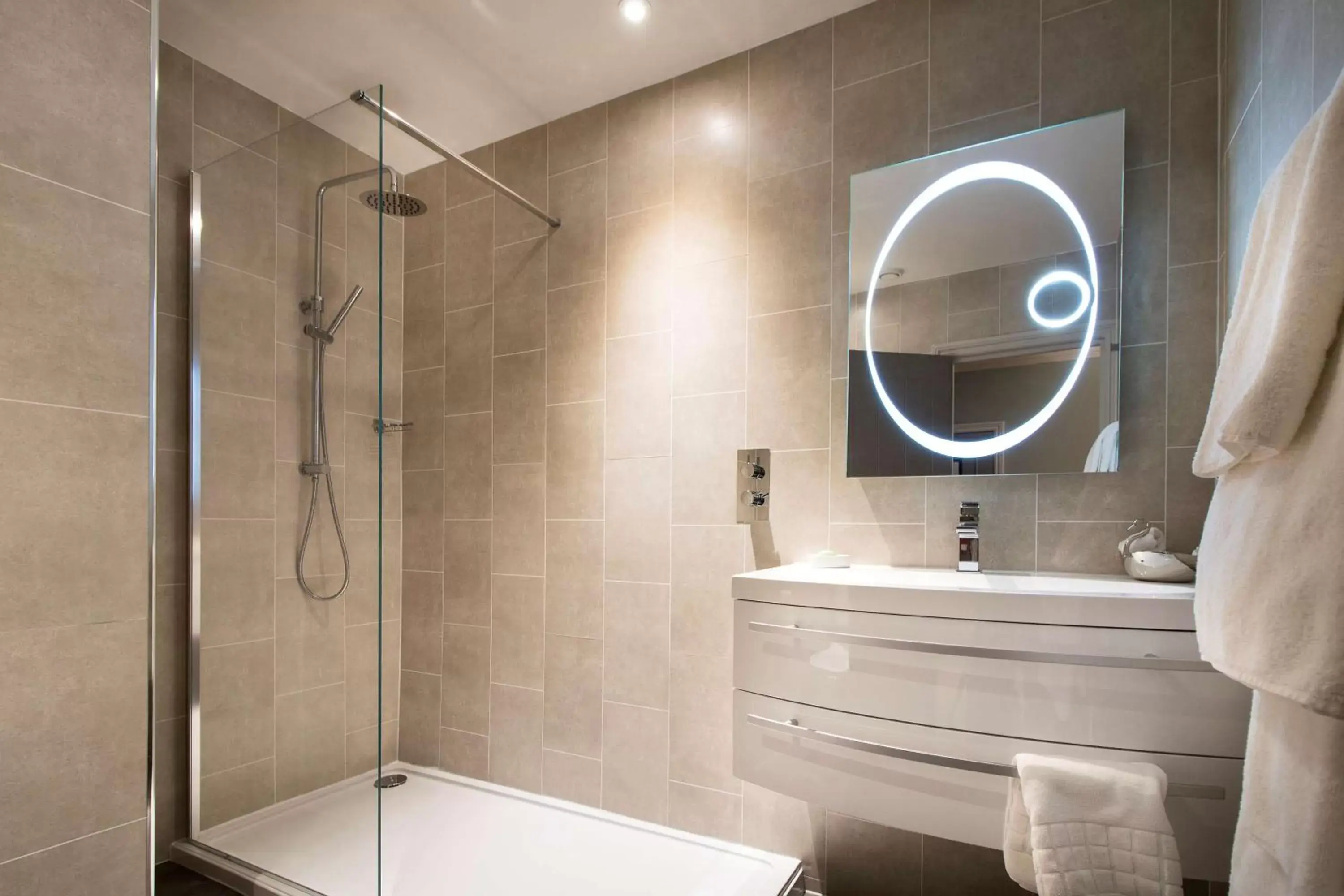 Bathroom in The Swan Hotel, Wells, Somerset