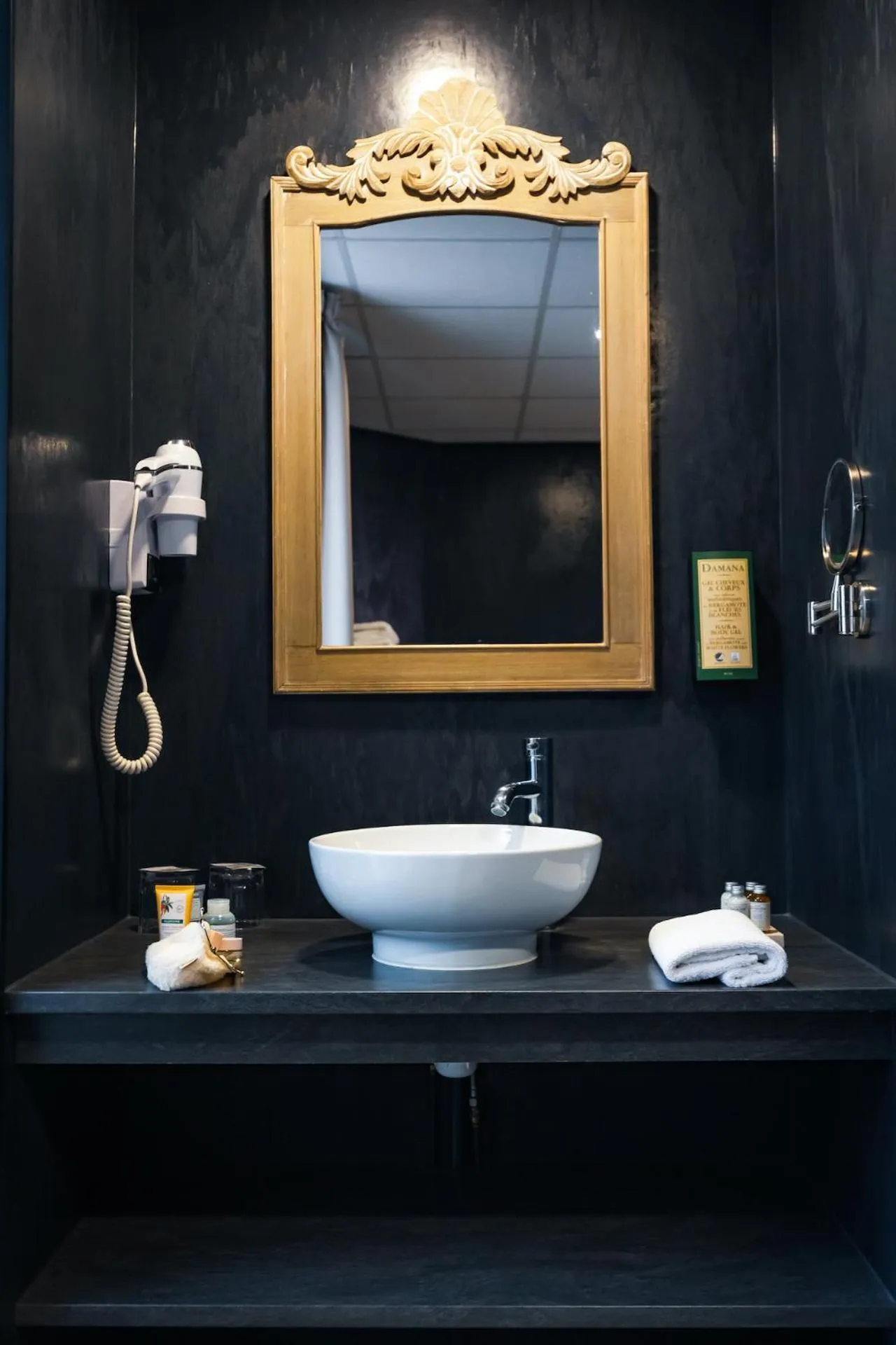 Bathroom in Grand Hôtel du Luxembourg & Spa
