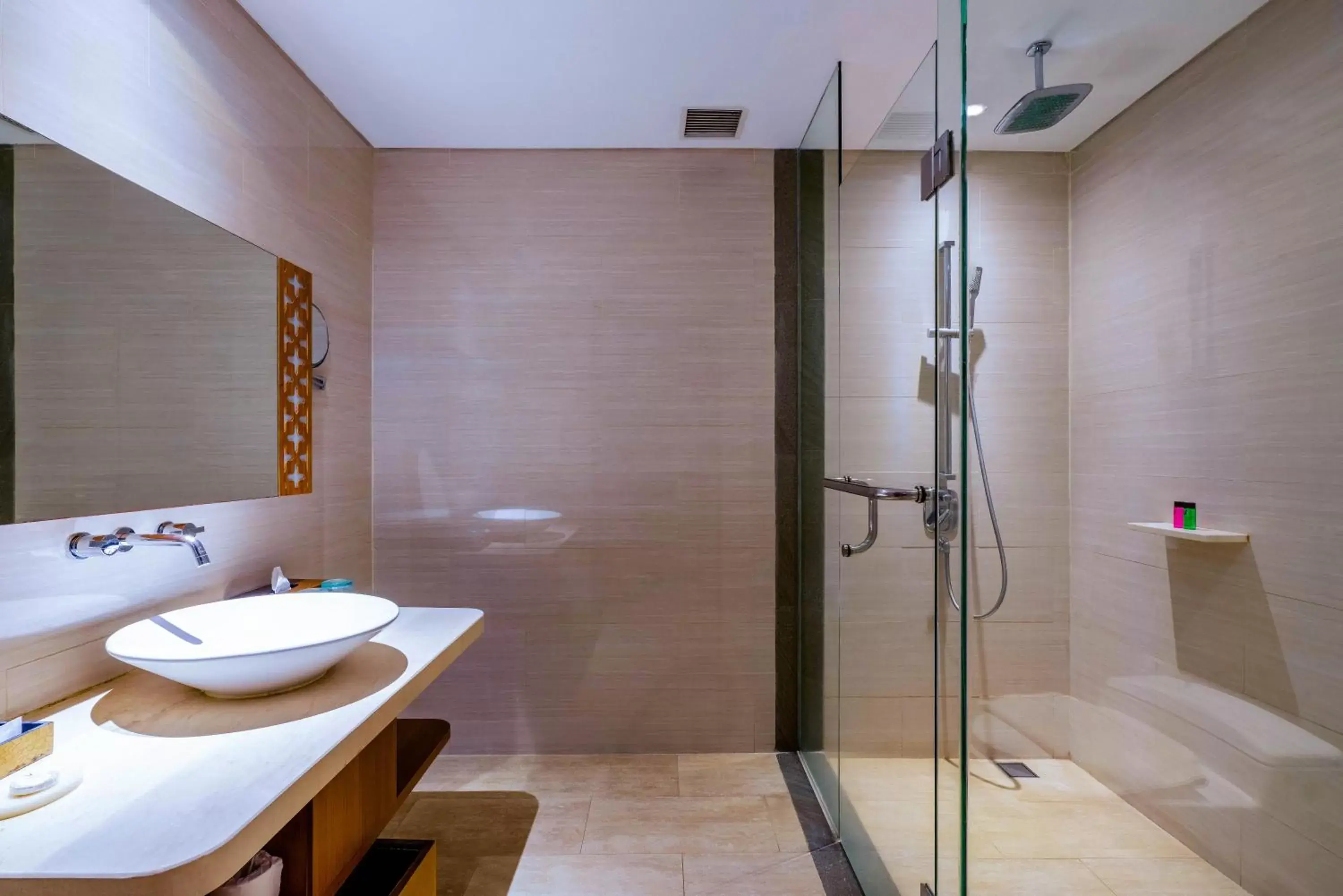 Bathroom in Vouk Hotel and Suites