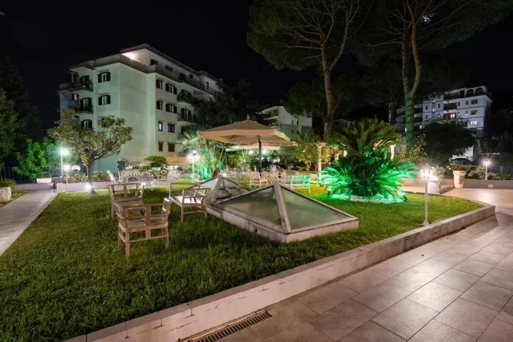 Garden, Swimming Pool in Giardino Archeologico