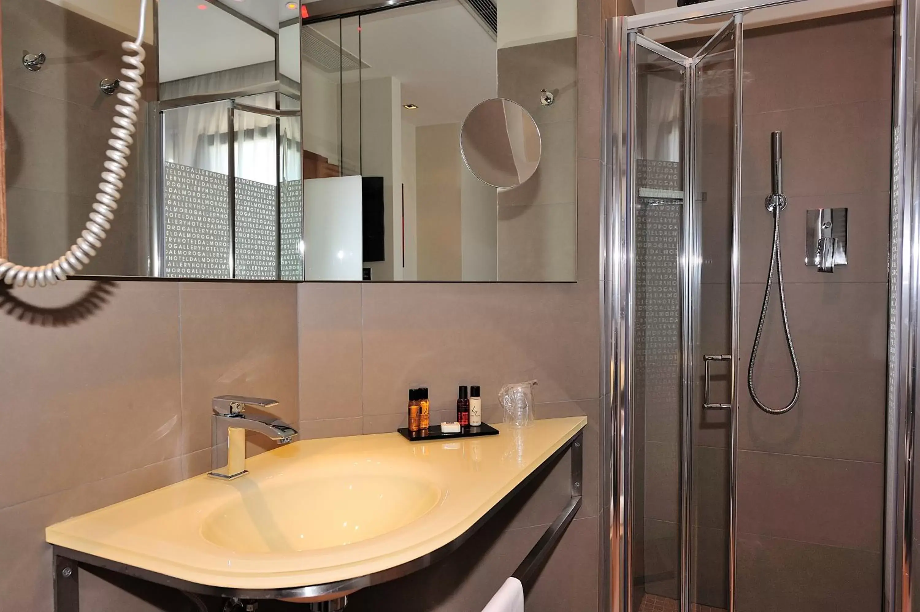 Bathroom in Dal Moro Gallery Hotel Bathroom in Dal Moro Gallery Hotel