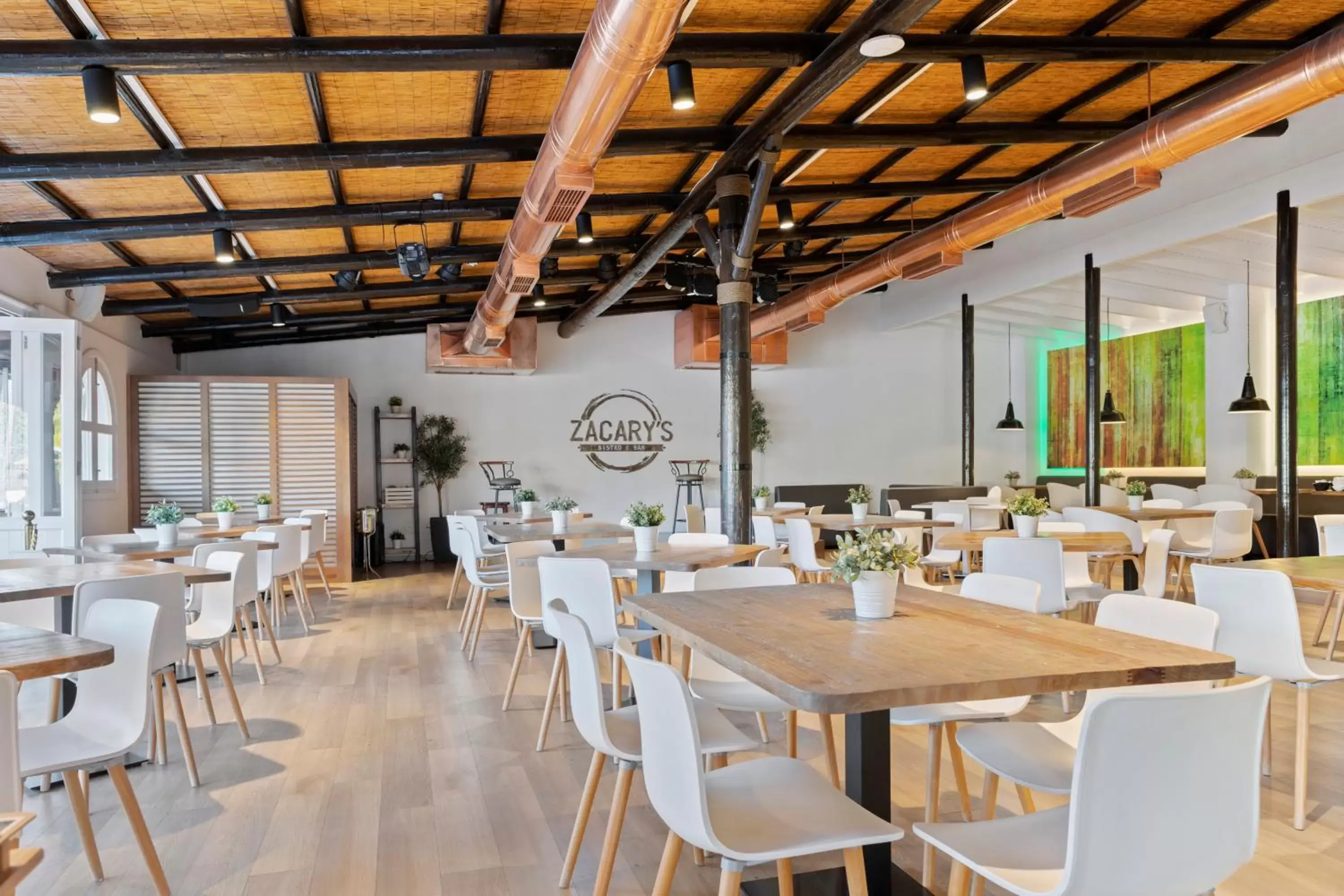 Restaurant/Places to Eat in Wyndham Residences Golf del Sur