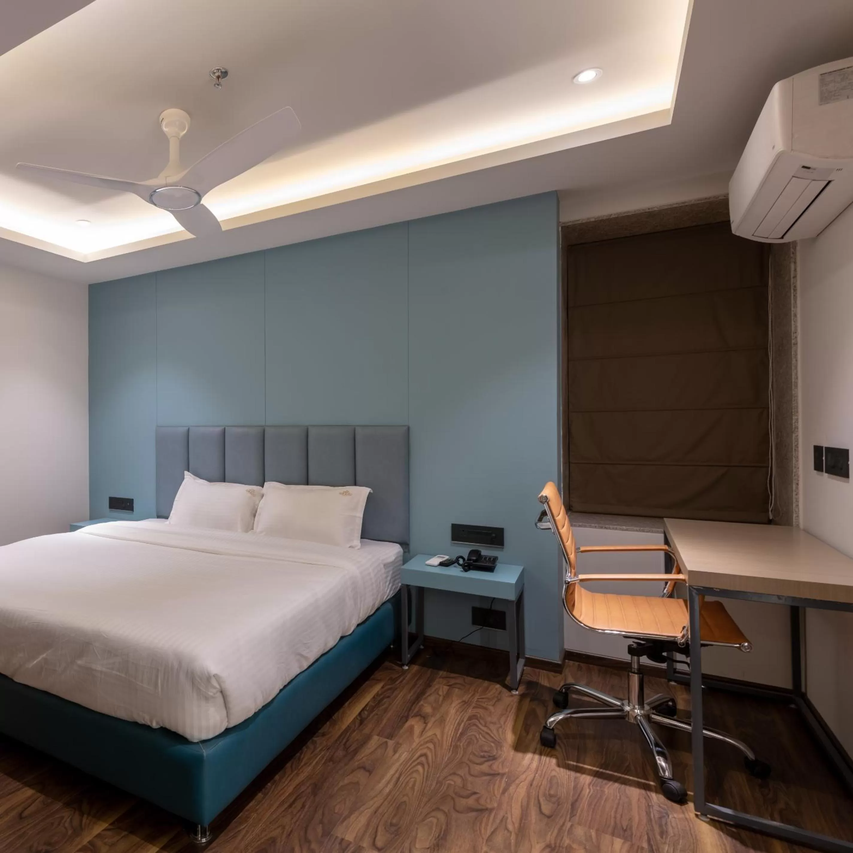 Photo of the whole room, Bed in Hotel Regal Grand