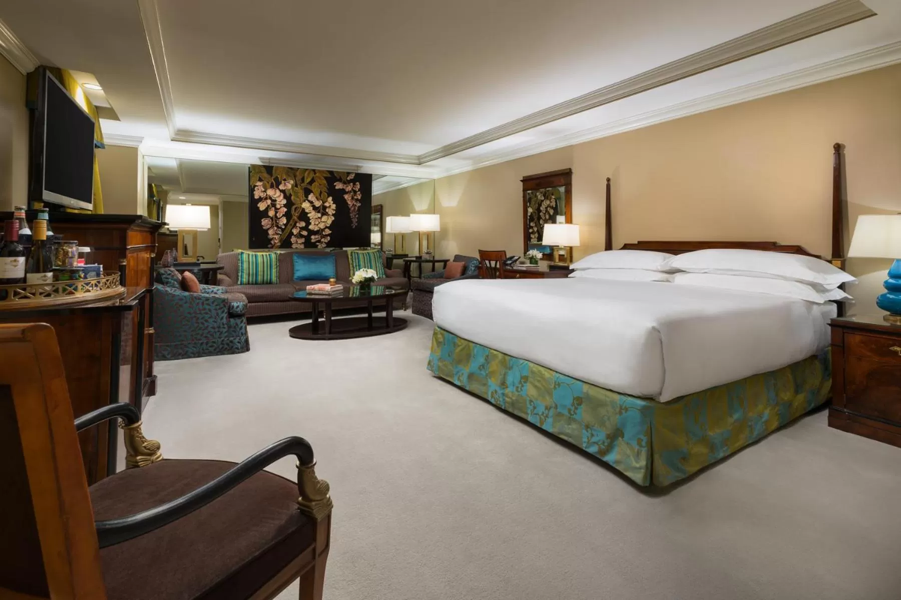 Bed in The Michelangelo Hotel