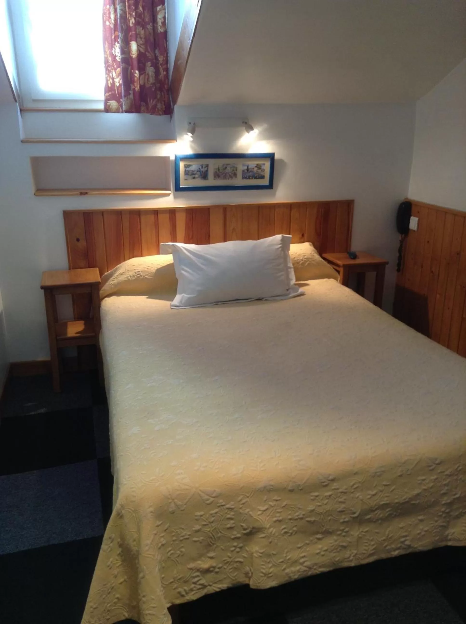 Single Room in Hôtel Le National