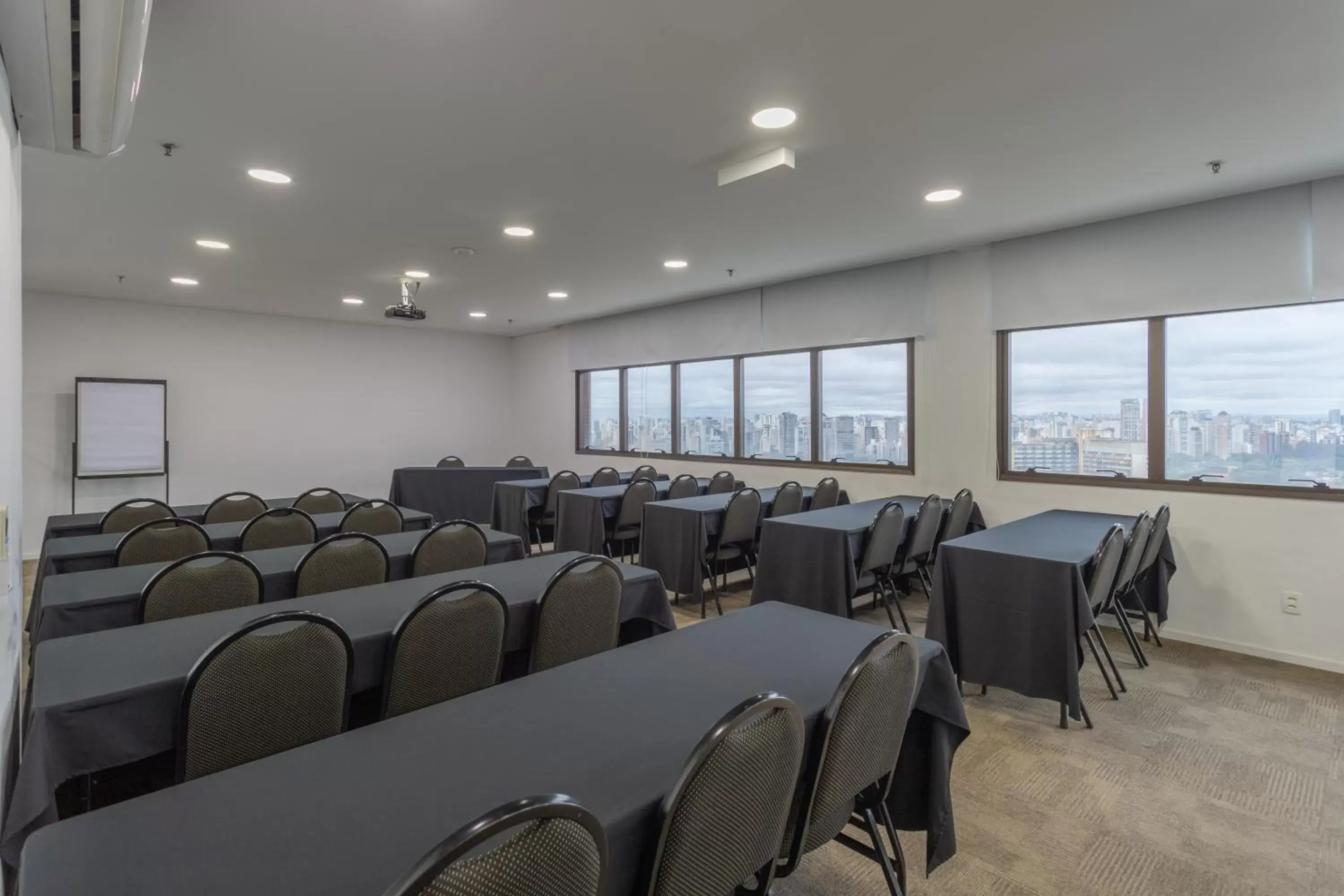 Meeting/conference room in Green Place Ibirapuera