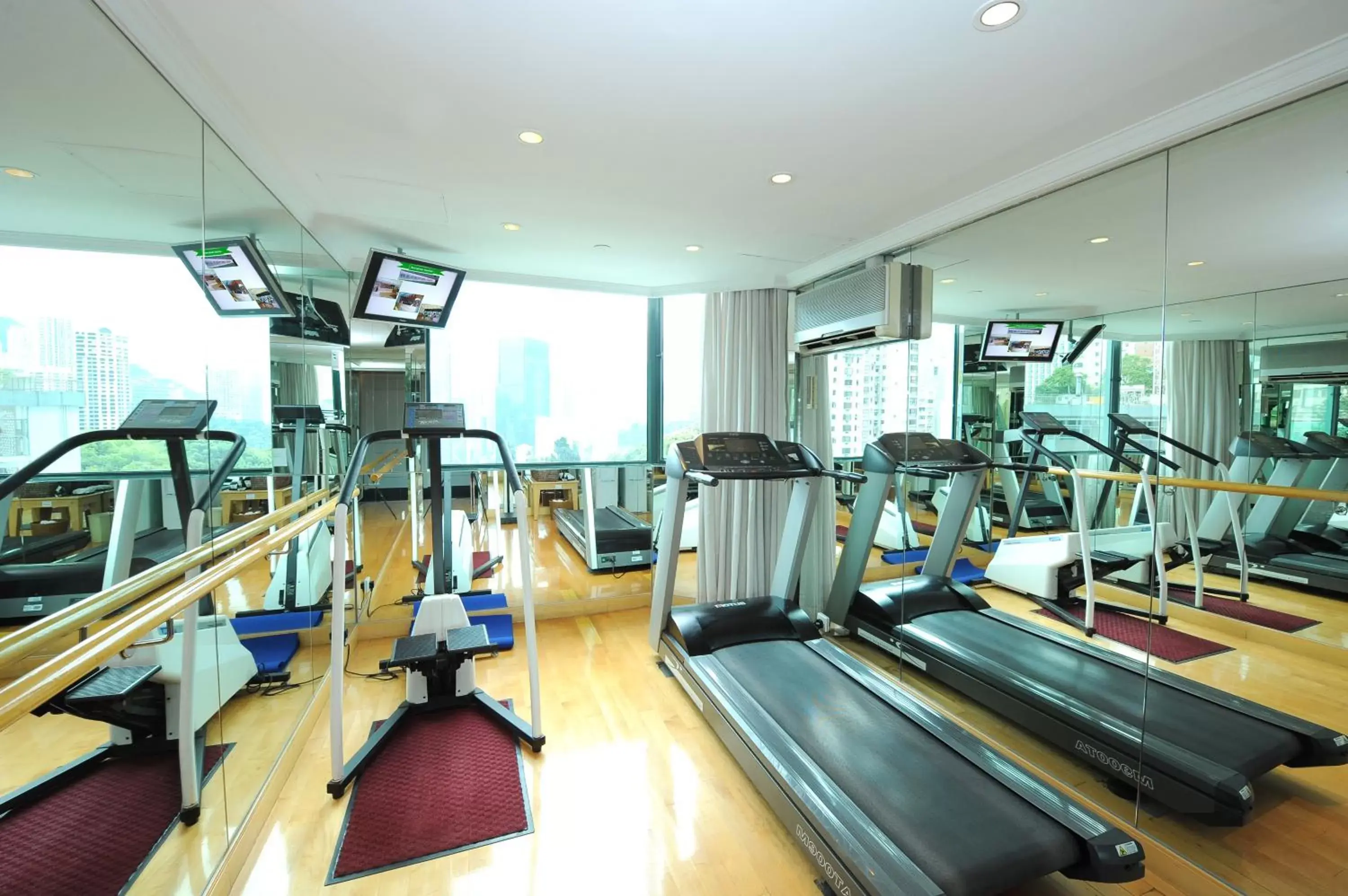 Property building, Fitness Center/Facilities in Bishop Lei International House