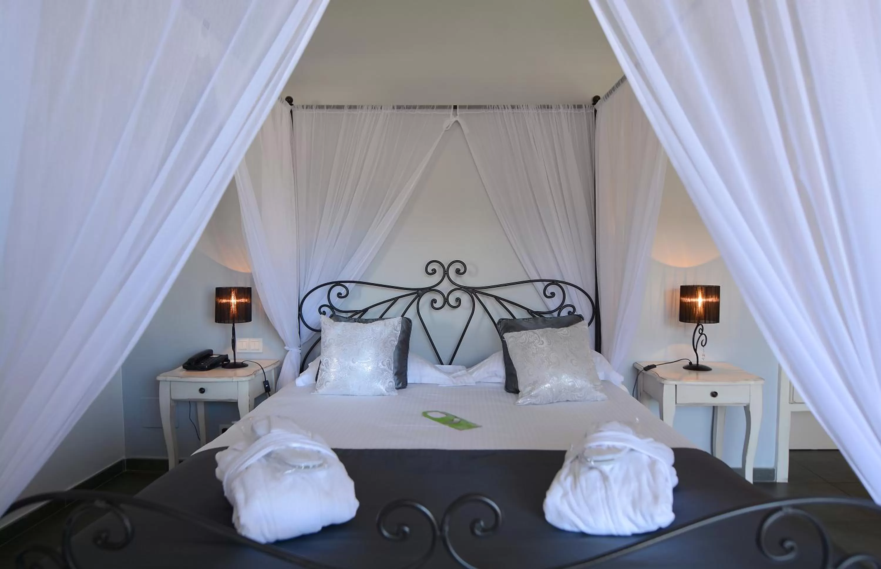 Bedroom, Bed in Hôtel A Madonetta