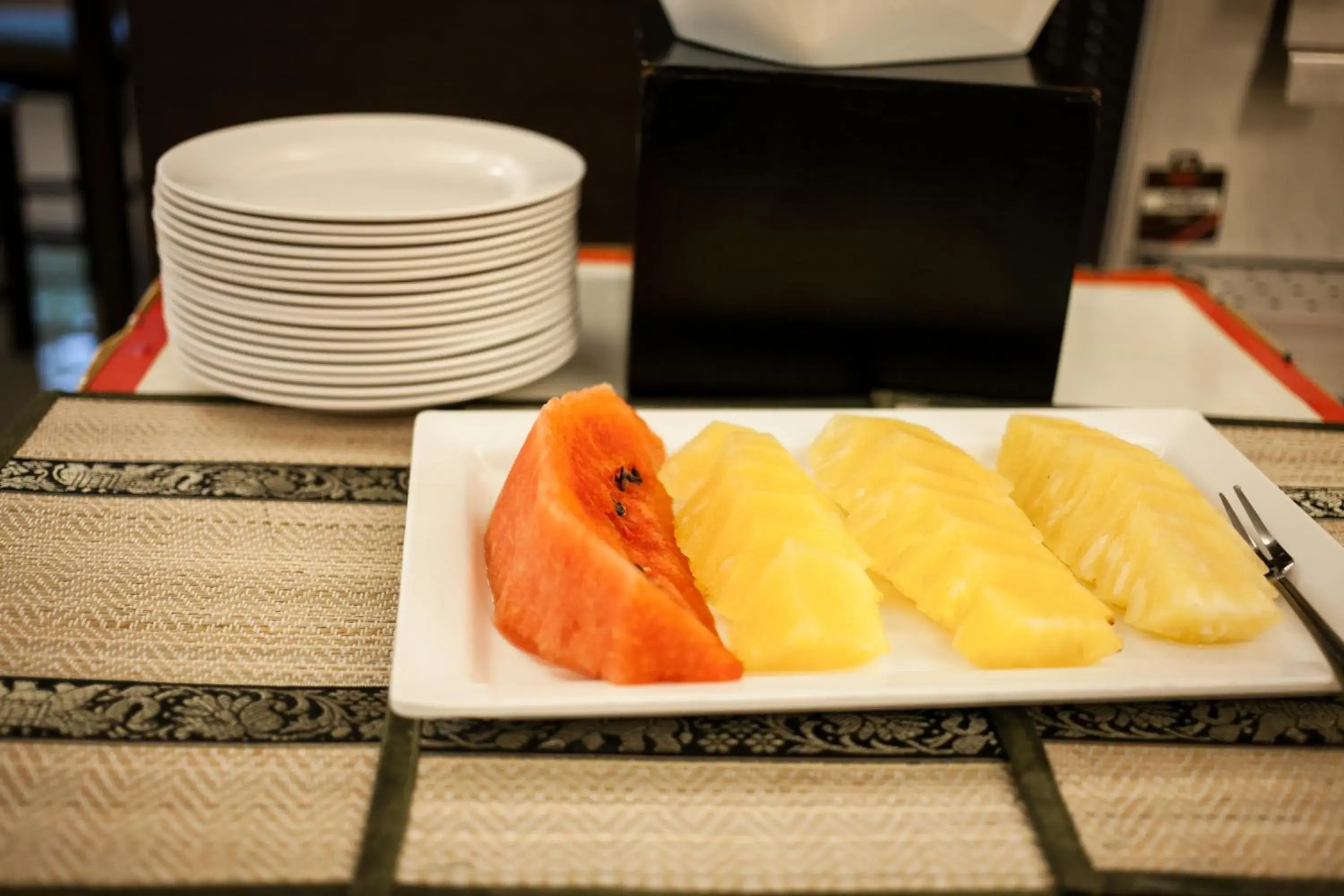 Breakfast, Food in Tara Garden Hotel