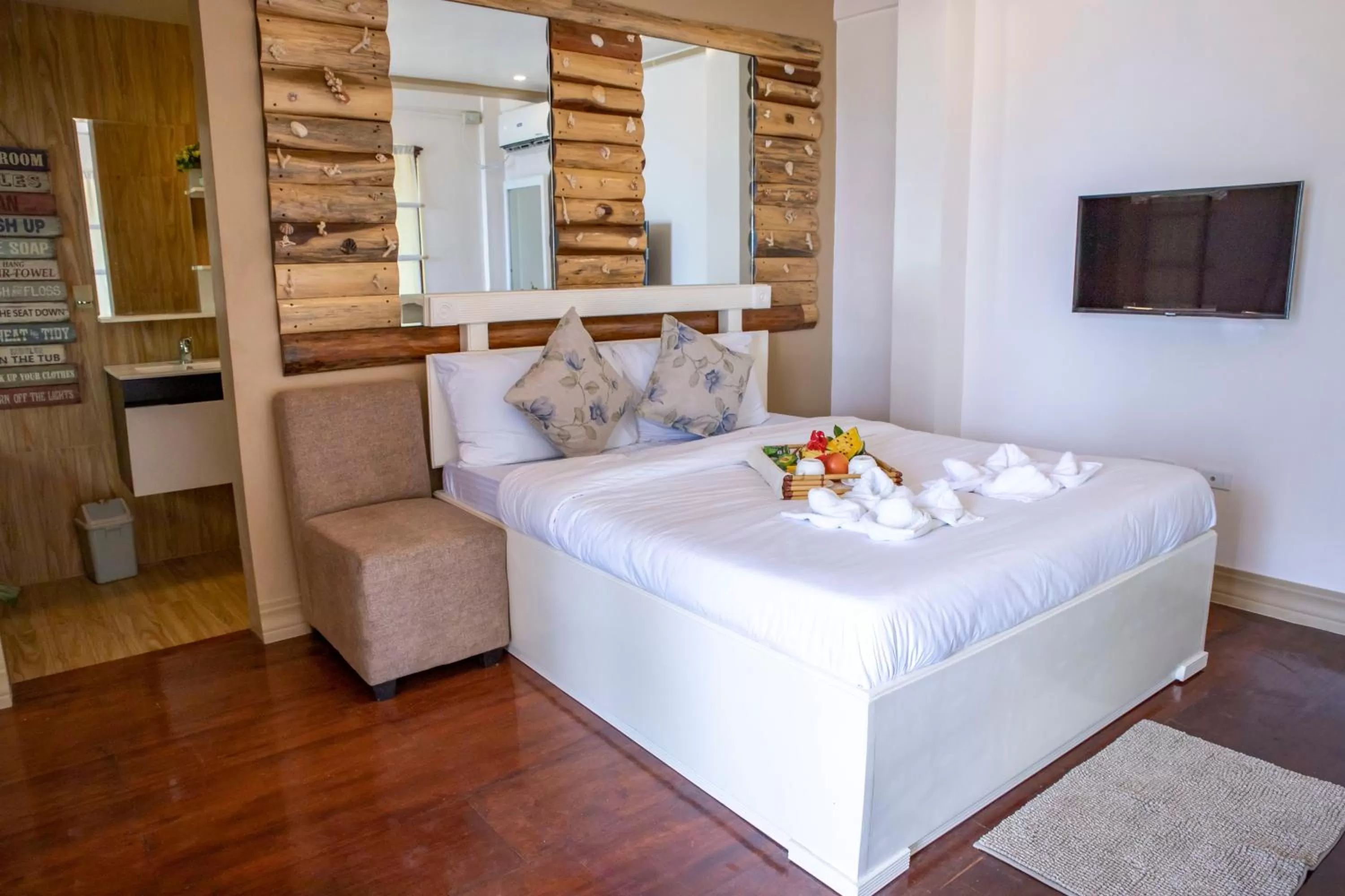 Bed in Peak View Resort