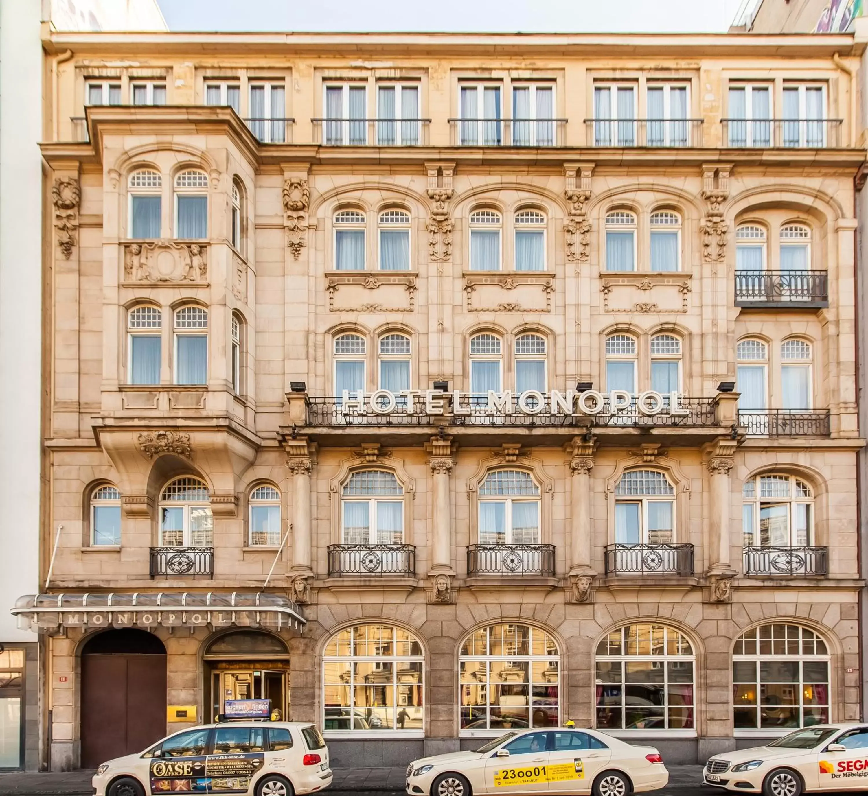 Facade/entrance, Property Building in Hotel Monopol - Central Station