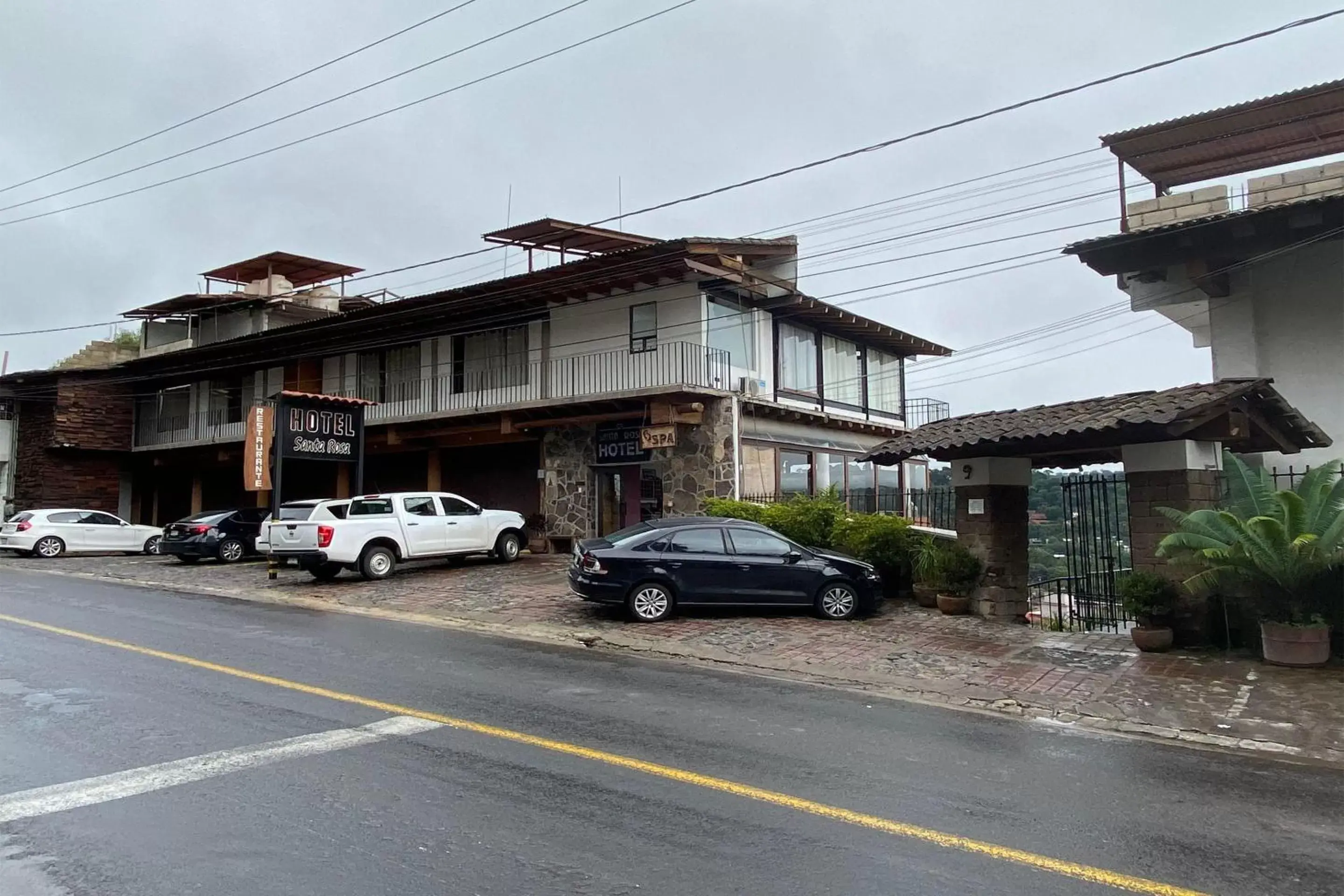 Facade/entrance, Property Building in Hotel Santa Rosa