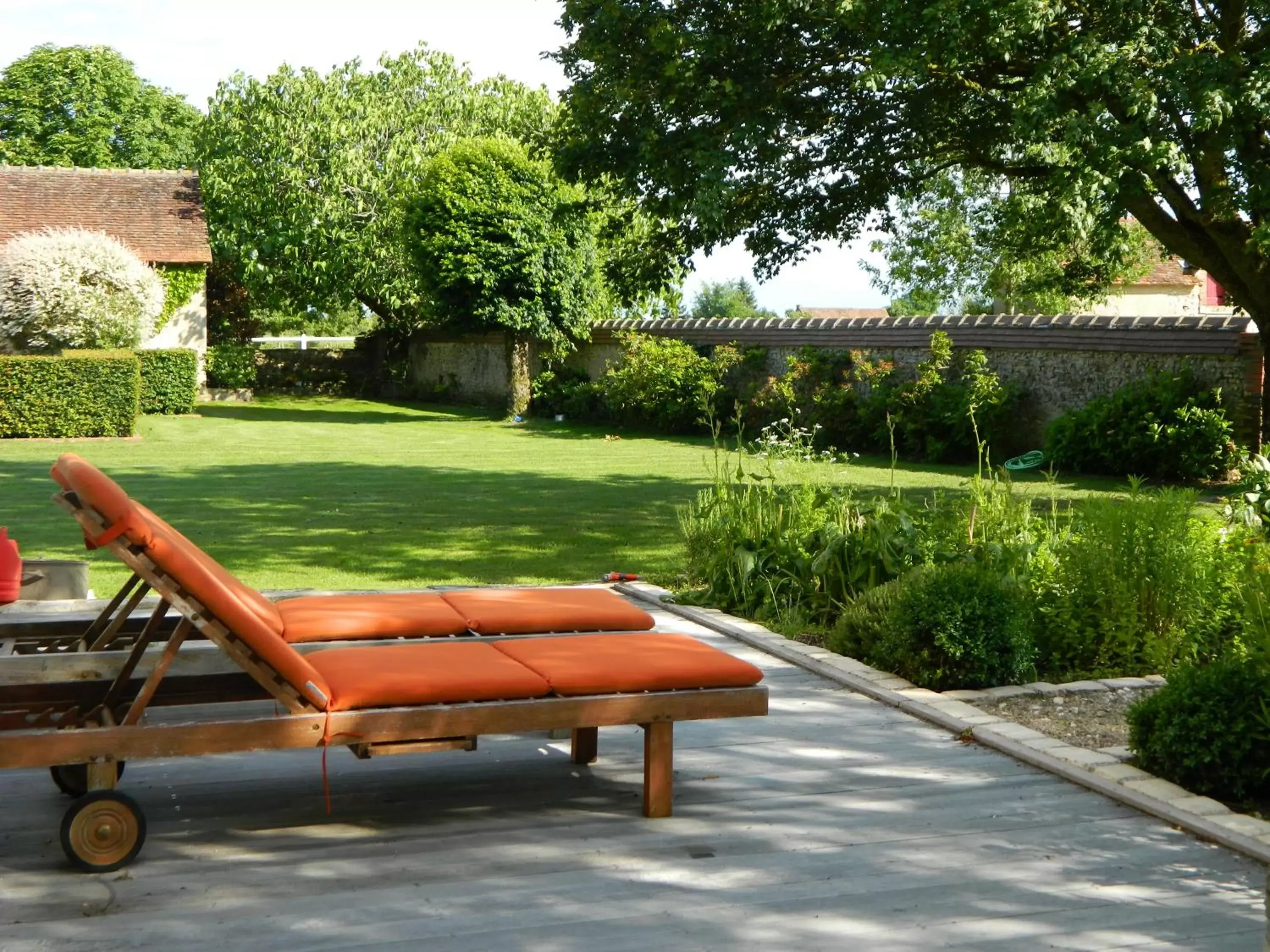 Garden view in Le Bout Du Monde