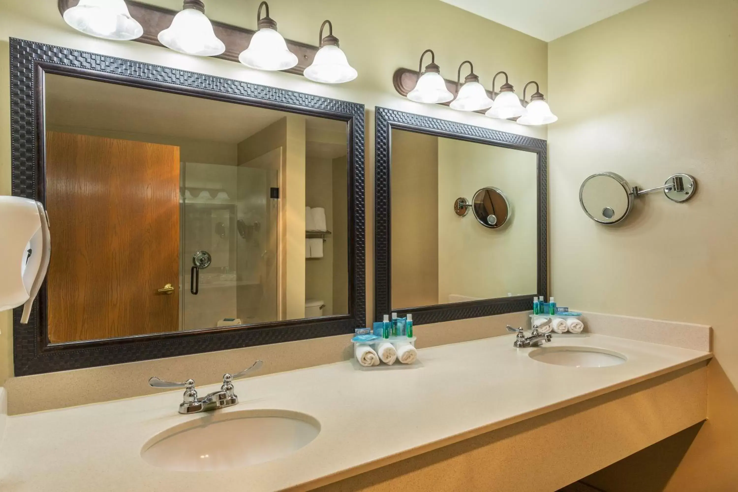 Bedroom, Bathroom in Holiday Inn Express Hotel & Suites Nogales, an IHG Hotel
