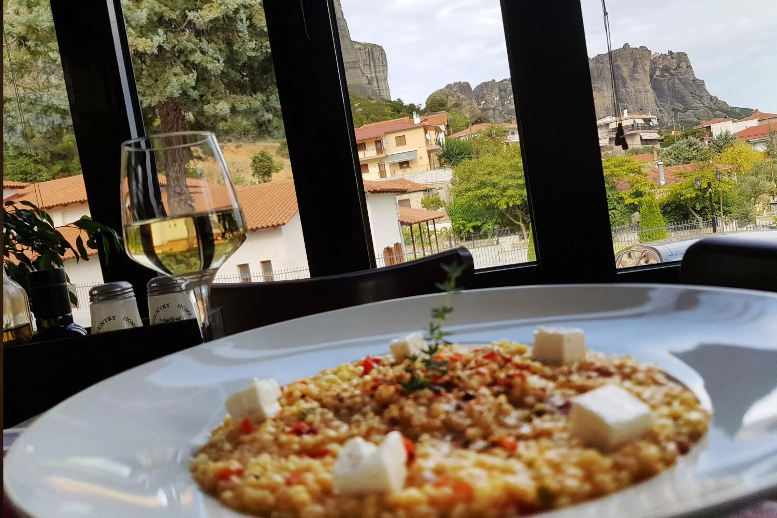 Food and drinks in Theatro Hotel Odysseon