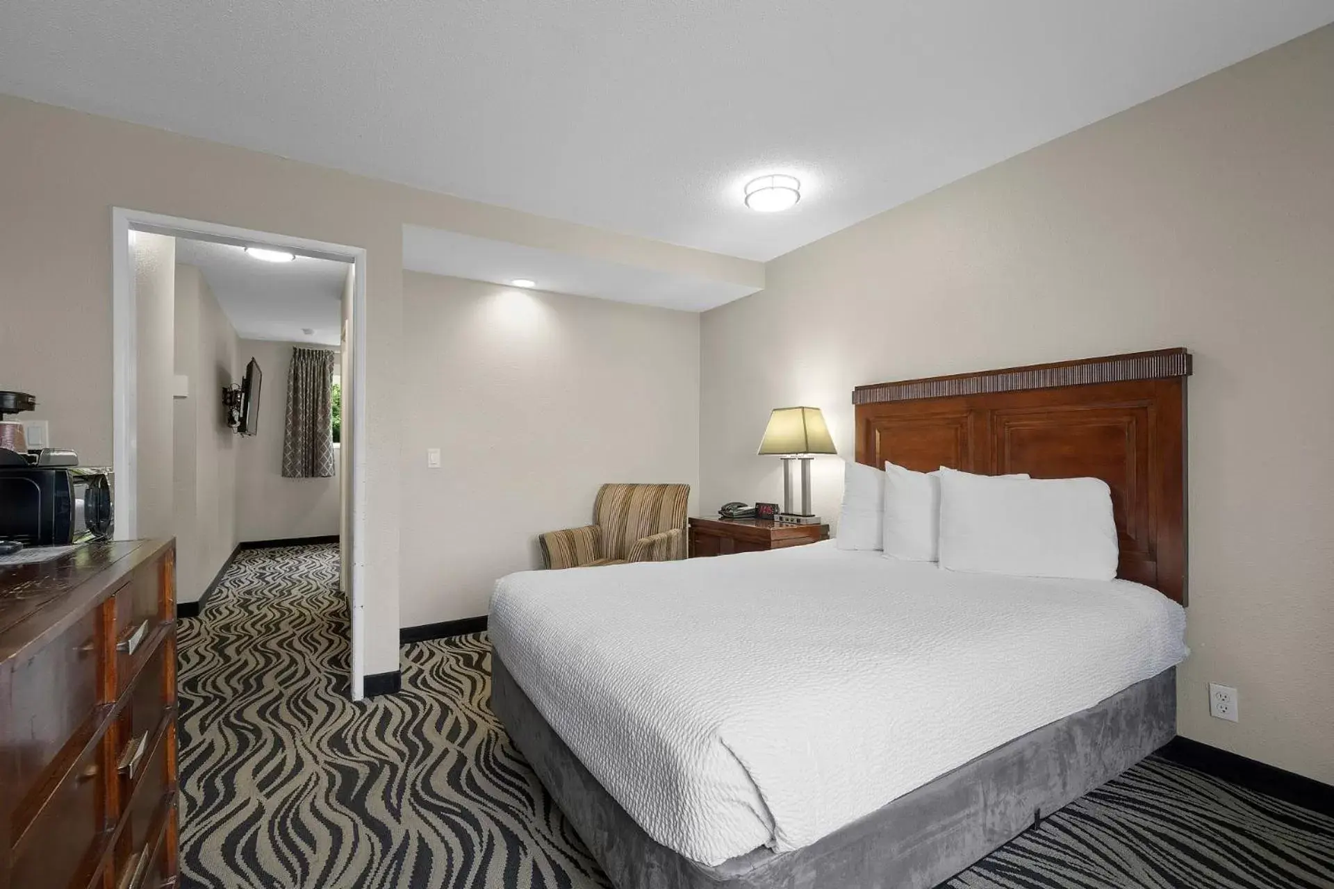 Bed in Astoria Rivershore Motel