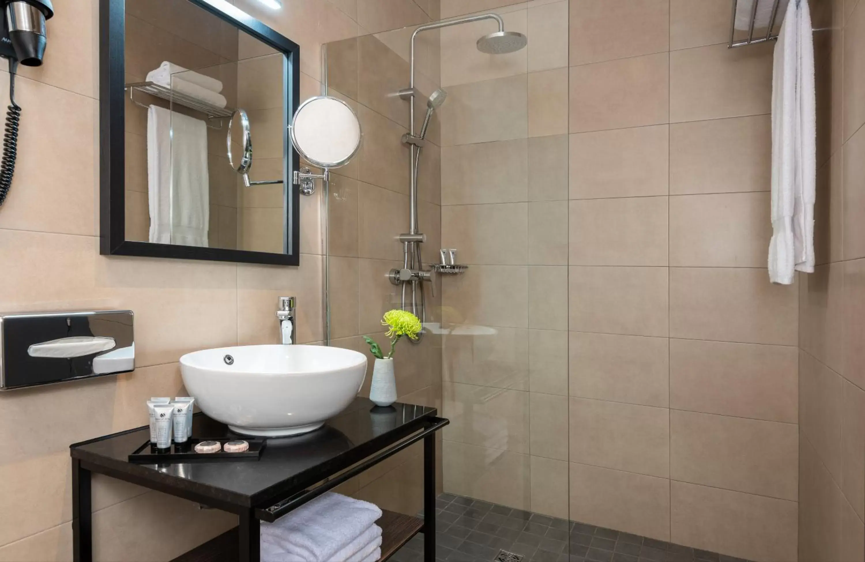 Photo of the whole room, Bathroom in NYX Hotel Madrid by Leonardo Hotels