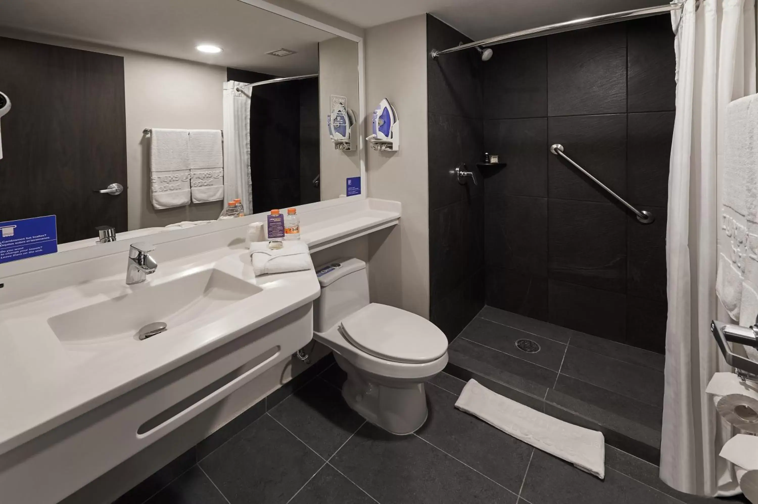 Bathroom in City Express by Marriott Guaymas