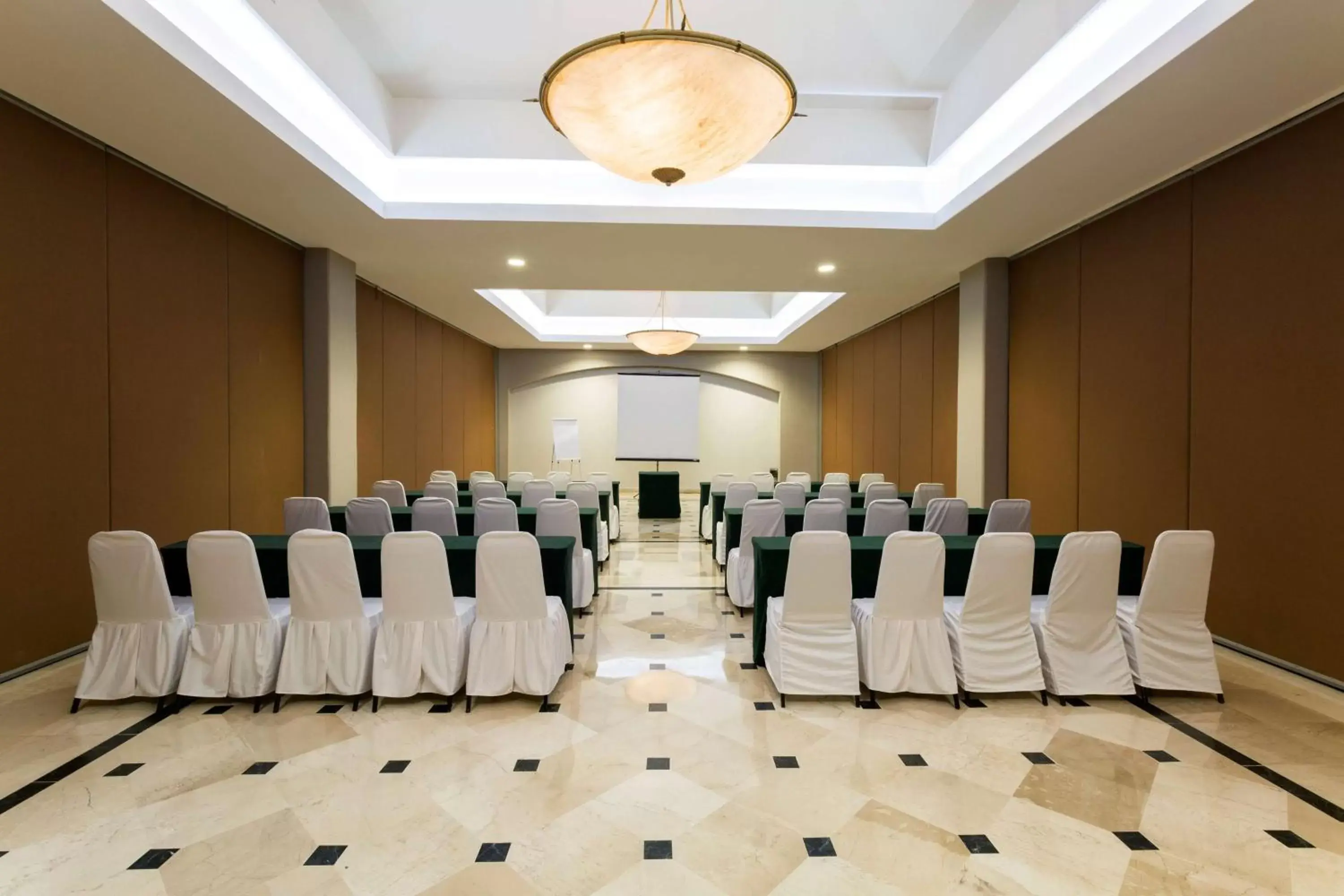 Meeting/conference room in DoubleTree by Hilton Veracruz