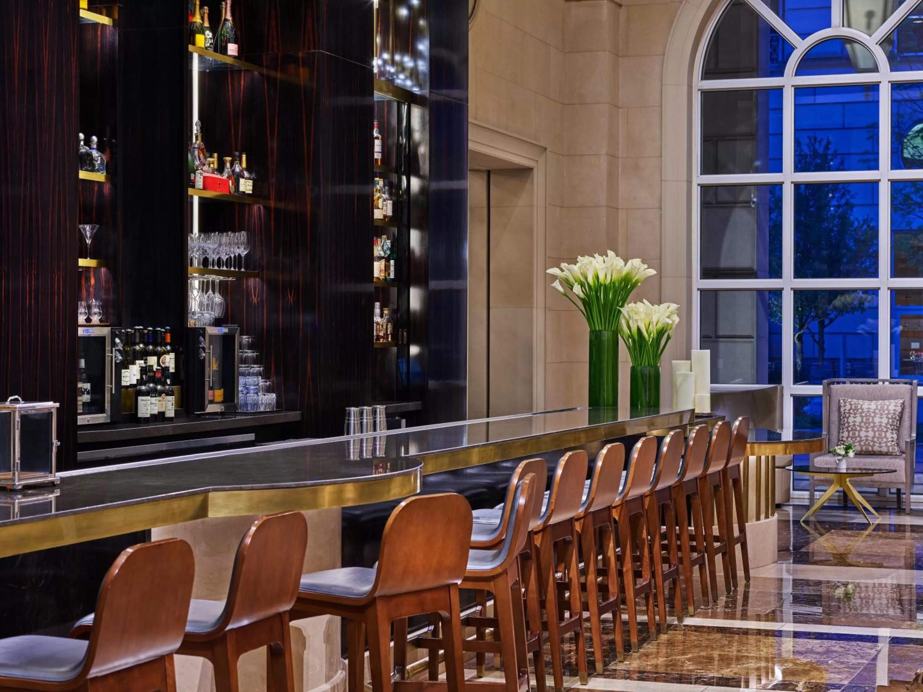 Lounge or bar in Hotel Crescent Court